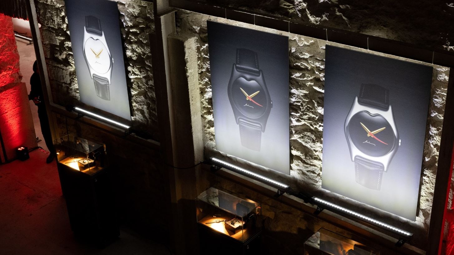 The time is now | O o&#x3AF;&#x3BA;&#x3BF;&#x3C2; Minas &#x3C0;&#x3B1;&#x3C1;&#x3BF;&#x3C5;&#x3C3;&#x3AF;&#x3B1;&#x3C3;&#x3B5; &#x3C4;&#x3B9;&#x3C2; &#x3C4;&#x3C1;&#x3B5;&#x3B9;&#x3C2; &#x3BD;&#x3AD;&#x3B5;&#x3C2; &#x3B5;&#x3BA;&#x3B4;&#x3CC;&#x3C3;&#x3B5;&#x3B9;&#x3C2; &#x3C4;&#x3BF;&#x3C5; &#x3B5;&#x3BC;&#x3B2;&#x3BB;&#x3B7;&#x3BC;&#x3B1;&#x3C4;&#x3B9;&#x3BA;&#x3BF;&#x3CD; &#x3C1;&#x3BF;&#x3BB;&#x3BF;&#x3B3;&#x3B9;&#x3BF;&#x3CD; &#x3C4;&#x3BF;&#x3C5;
