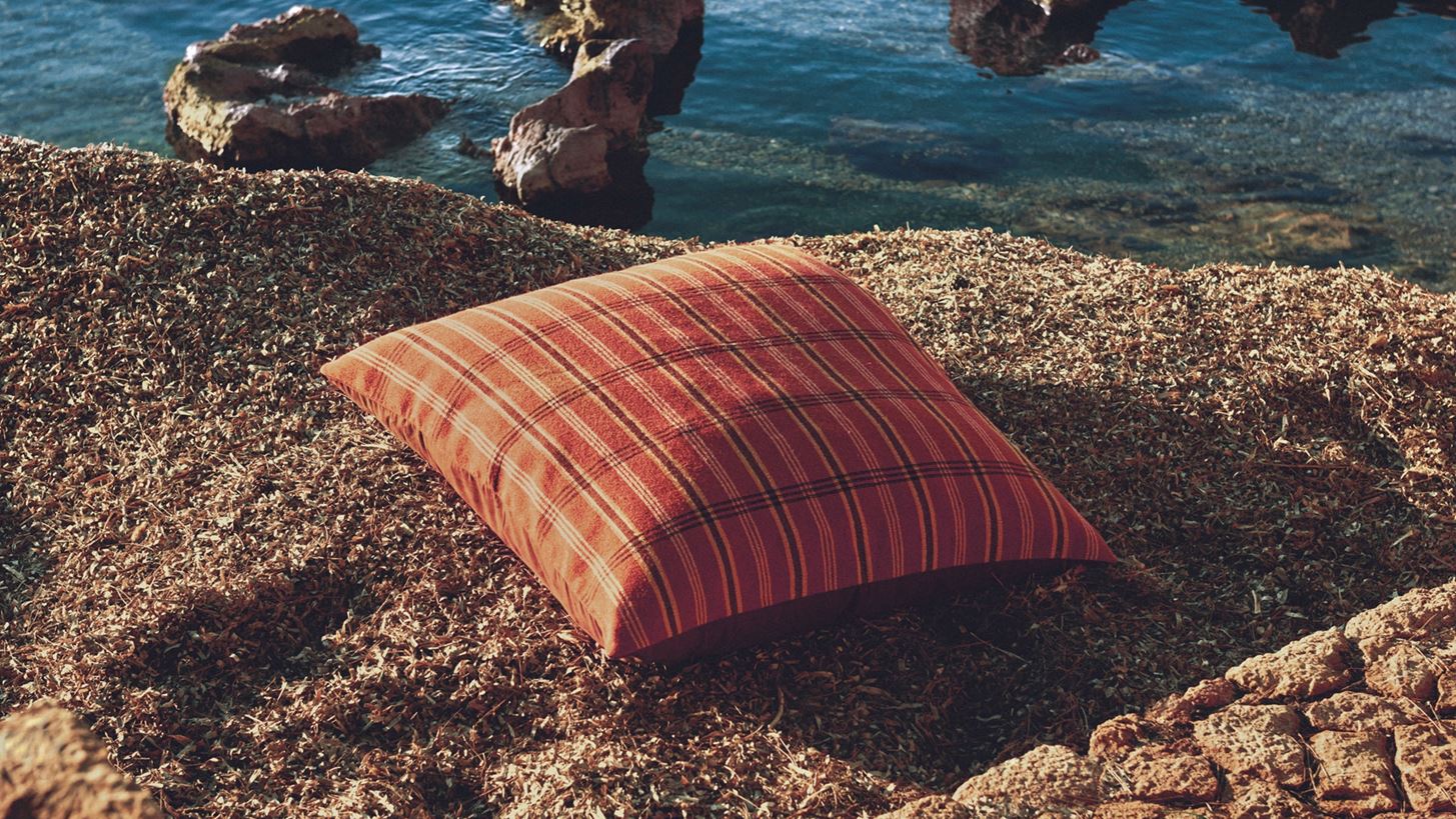 Zara Home x Collagerie | &#x3A4;&#x3BF; &quot;&#x39A;&#x3BF;&#x3B9;&#x3BD;&#x3CC; &#x39D;&#x3AE;&#x3BC;&#x3B1;&quot; &#x3C0;&#x3BF;&#x3C5; &#x3B5;&#x3BD;&#x3CE;&#x3BD;&#x3B5;&#x3B9; &#x3B4;&#x3CD;&#x3BF; &#x3B4;&#x3B7;&#x3BC;&#x3B9;&#x3BF;&#x3C5;&#x3C1;&#x3B3;&#x3B9;&#x3BA;&#x3BF;&#x3CD;&#x3C2; &#x3BA;&#x3CC;&#x3C3;&#x3BC;&#x3BF;&#x3C5;&#x3C2;