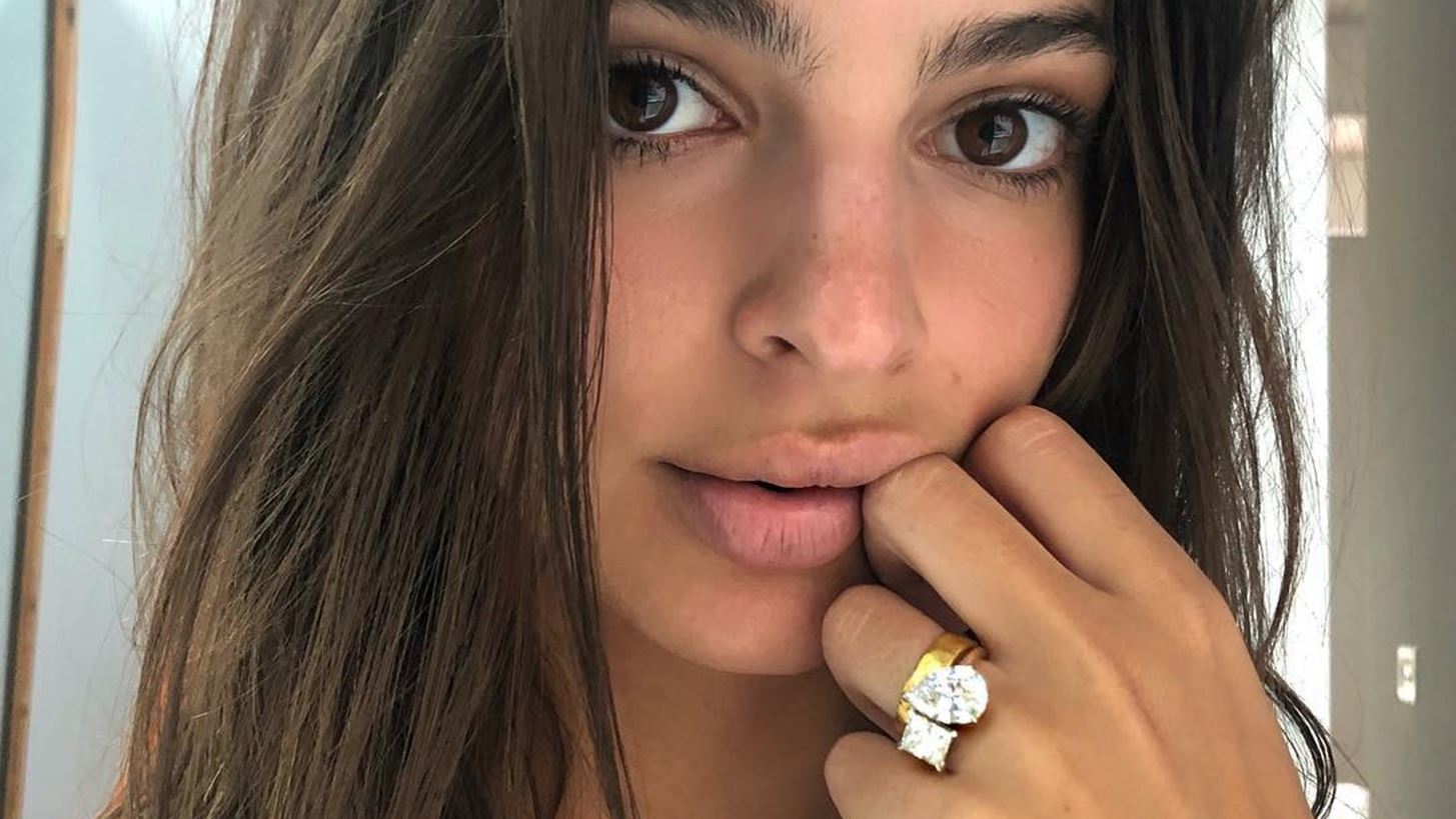 Emily Ratajkowski | &#x395;&#x3AF;&#x3BD;&#x3B1;&#x3B9; &#x3AD;&#x3B3;&#x3BA;&#x3C5;&#x3BF;&#x3C2;!