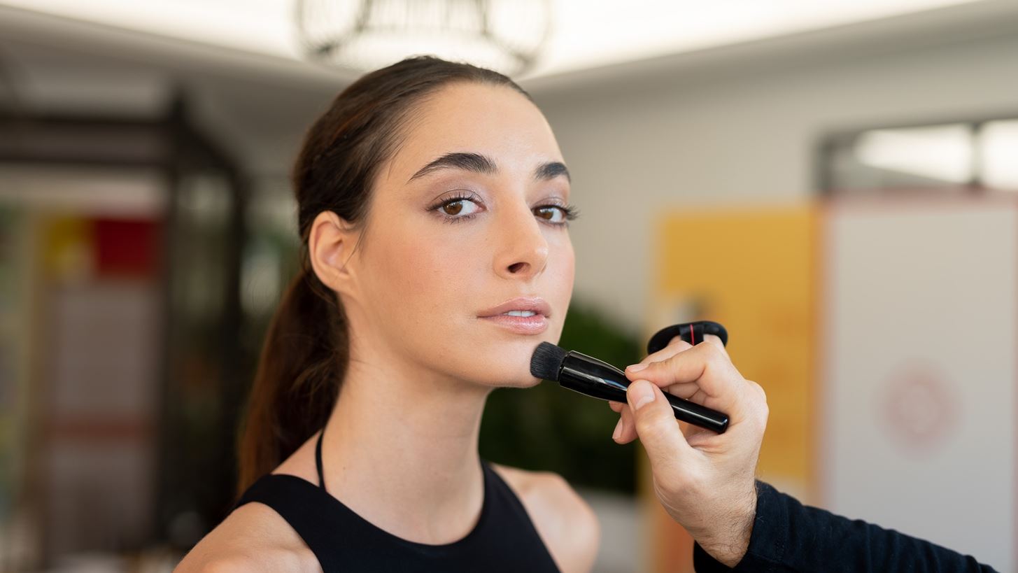 &#x397; Shiseido &#x3C4;&#x3B9;&#x3BC;&#x3AC; &#x3C4;&#x3B7;&#x3BD; &#x3B1;&#x3BB;&#x3B7;&#x3B8;&#x3B9;&#x3BD;&#x3AE; &#x3BF;&#x3BC;&#x3BF;&#x3C1;&#x3C6;&#x3B9;&#x3AC; &#x3B4;&#x3B9;&#x3BF;&#x3C1;&#x3B3;&#x3B1;&#x3BD;&#x3CE;&#x3BD;&#x3BF;&#x3BD;&#x3C4;&#x3B1;&#x3C2; &#x3C3;&#x3C5;&#x3BD;&#x3B1;&#x3C1;&#x3C0;&#x3B1;&#x3C3;&#x3C4;&#x3B9;&#x3BA;&#x3AC; Beauty Classes