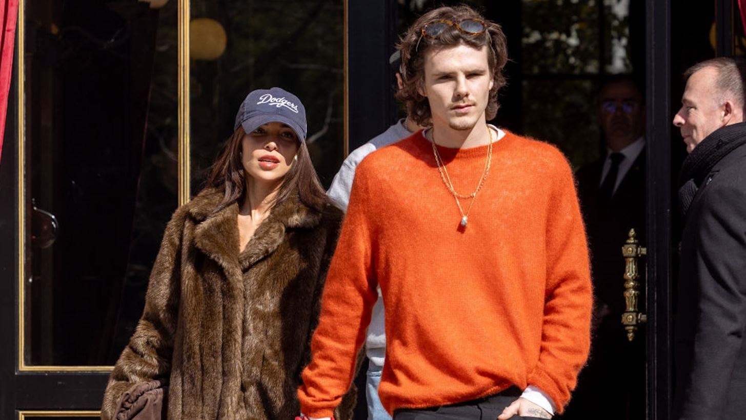 Cruz Beckham &amp; Jackie Apostel | &#x393;&#x3B9;&#x3B1;&#x3C4;&#x3AF; &#x3B7; &#x3C3;&#x3C7;&#x3AD;&#x3C3;&#x3B7; &#x3C4;&#x3BF;&#x3C5;&#x3C2; &#x3AD;&#x3C7;&#x3B5;&#x3B9; &#x3C0;&#x3C1;&#x3BF;&#x3BA;&#x3B1;&#x3BB;&#x3AD;&#x3C3;&#x3B5;&#x3B9; &#x3BA;&#x3CD;&#x3BC;&#x3B1; &#x3BA;&#x3C1;&#x3B9;&#x3C4;&#x3B9;&#x3BA;&#x3AE;&#x3C2; &#x3C3;&#x3C4;&#x3B1; social media