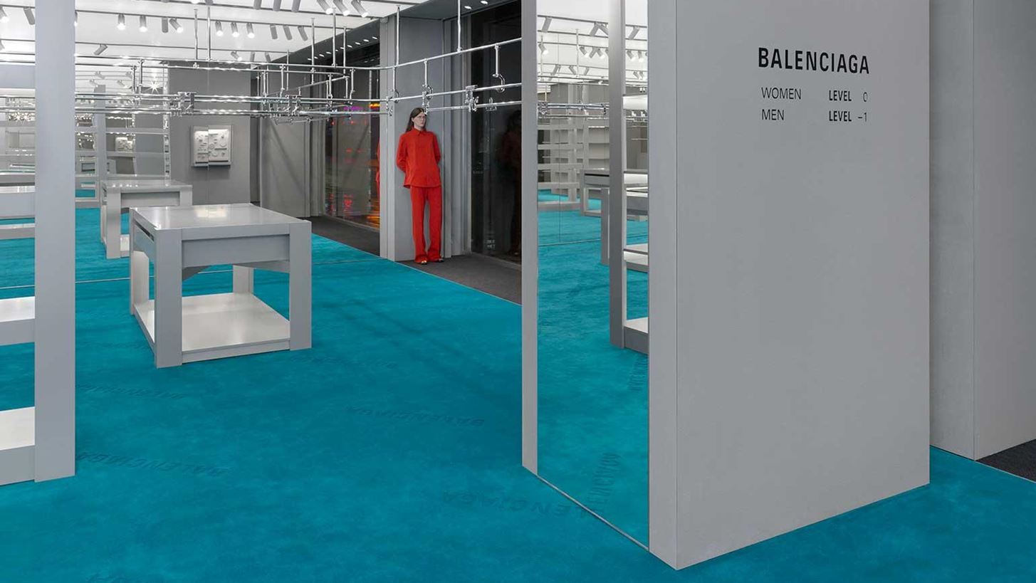 Balenciaga | To &#x3BD;&#x3AD;&#x3BF; &#x3C6;&#x3BF;&#x3C5;&#x3C4;&#x3BF;&#x3C5;&#x3C1;&#x3B9;&#x3C3;&#x3C4;&#x3B9;&#x3BA;&#x3CC; &#x3BA;&#x3B1;&#x3C4;&#x3AC;&#x3C3;&#x3C4;&#x3B7;&#x3BC;&#x3B1; &#x3C3;&#x3C4;&#x3BF; &#x39B;&#x3BF;&#x3BD;&#x3B4;&#x3AF;&#x3BD;&#x3BF;