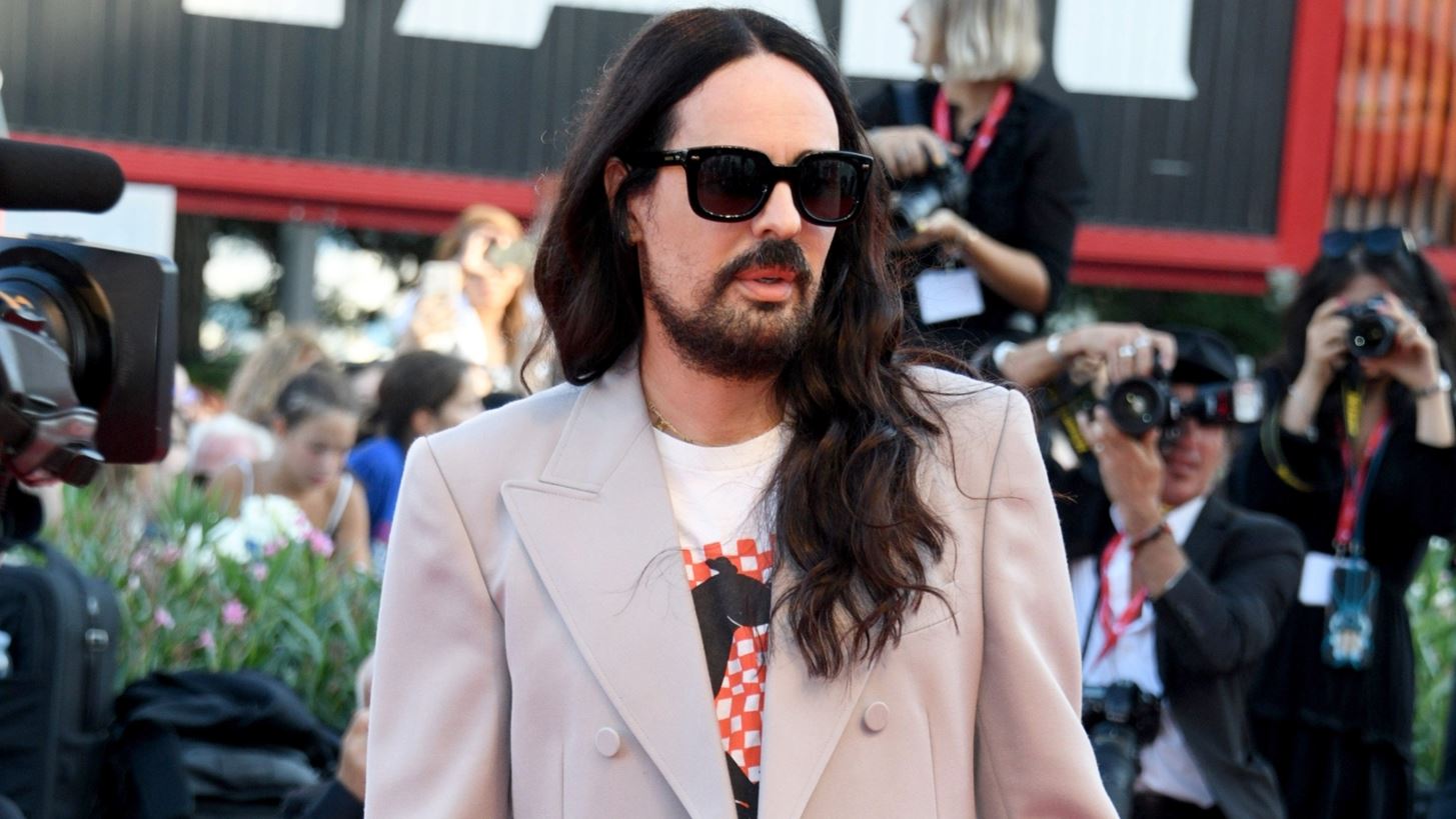 Alessandro Michele | &#x39A;&#x3B1;&#x3C4;&#x3B1;&#x3C1;&#x3B3;&#x3B5;&#x3AF; &#x3C4;&#x3B1; &#x3B1;&#x3BD;&#x3B4;&#x3C1;&#x3B9;&#x3BA;&#x3AC; shows &#x3BA;&#x3B1;&#x3B9; &#x3C4;&#x3B7;&#x3BD; &#x3B1;&#x3BD;&#x3BF;&#x3B9;&#x3BE;&#x3B9;&#x3AC;&#x3C4;&#x3B9;&#x3BA;&#x3B7; couture &#x3C3;&#x3C5;&#x3BB;&#x3BB;&#x3BF;&#x3B3;&#x3AE;