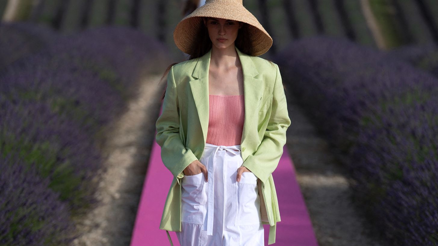 Ο Simon Porte Jacquemus θα διοργανώσει ένα φυσικό show