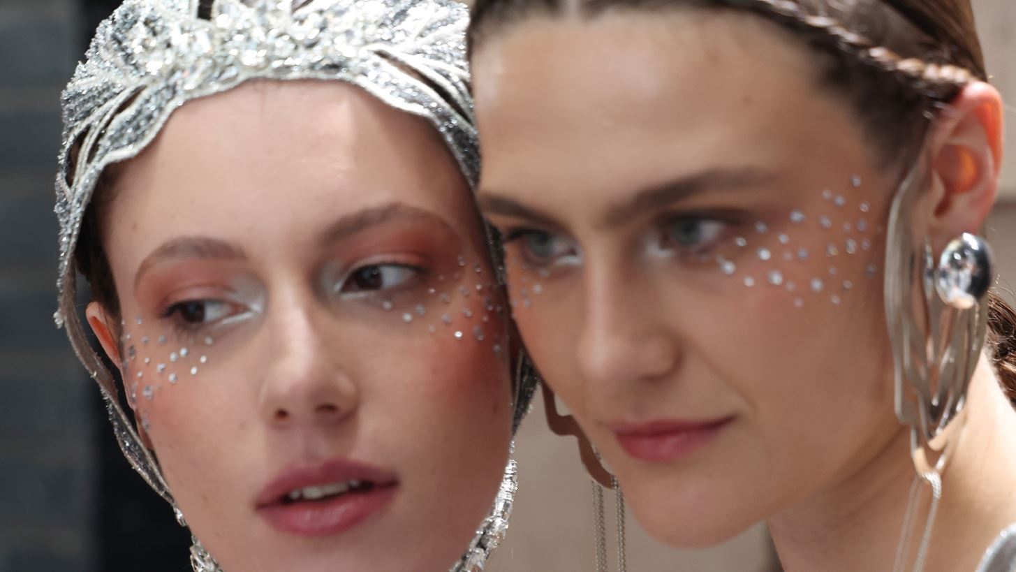 Sparkly face | &#x397; &#x3C4;&#x3AC;&#x3C3;&#x3B7; &#x3BC;&#x3B1;&#x3BA;&#x3B9;&#x3B3;&#x3B9;&#x3AC;&#x3B6; &#x3BC;&#x3B5; &#x3C4;&#x3B9;&#x3C2; &#x3C0;&#x3B5;&#x3C1;&#x3B9;&#x3C3;&#x3C3;&#x3CC;&#x3C4;&#x3B5;&#x3C1;&#x3B5;&#x3C2; &#x3B1;&#x3BD;&#x3B1;&#x3B6;&#x3B7;&#x3C4;&#x3AE;&#x3C3;&#x3B5;&#x3B9;&#x3C2; &#x3C3;&#x3C4;&#x3B1; social media