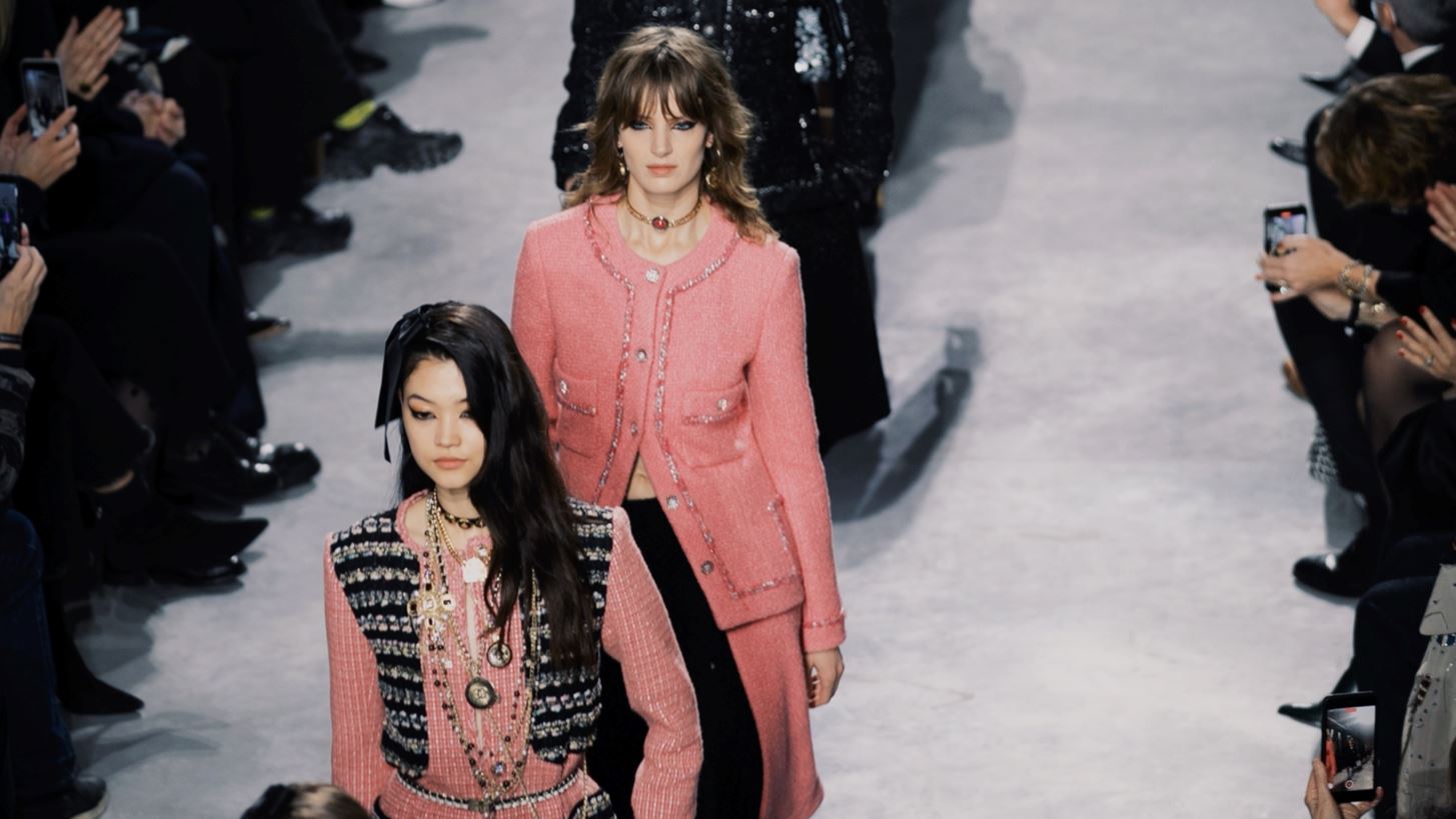 Chanel | &#x39F; &#x3BF;&#x3AF;&#x3BA;&#x3BF;&#x3C2; &#x3B8;&#x3B1; &#x3C0;&#x3B1;&#x3C1;&#x3BF;&#x3C5;&#x3C3;&#x3B9;&#x3AC;&#x3C3;&#x3B5;&#x3B9; &#x3C4;&#x3B7;&#x3BD; 2022/23 M&#xE9;tiers d&#x2019;Art&#xA0;&#x3C3;&#x3C5;&#x3BB;&#x3BB;&#x3BF;&#x3B3;&#x3AE; &#x3C4;&#x3BF;&#x3C5; &#x3C3;&#x3C4;&#x3BF; &#x39D;&#x3C4;&#x3B1;&#x3BA;&#x3AC;&#x3C1; &#x3C4;&#x3B7;&#x3C2; &#x3A3;&#x3B5;&#x3BD;&#x3B5;&#x3B3;&#x3AC;&#x3BB;&#x3B7;&#x3C2;