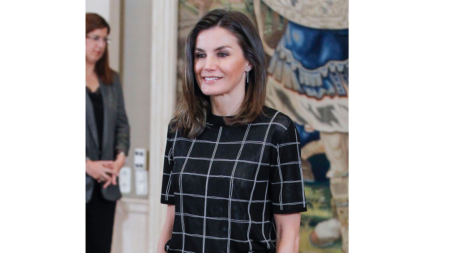 &#x397; &#x3B2;&#x3B1;&#x3C3;&#x3AF;&#x3BB;&#x3B9;&#x3C3;&#x3C3;&#x3B1; Letizia &#x3BC;&#x3AC;&#x3C2; &#x3B4;&#x3AF;&#x3BD;&#x3B5;&#x3B9; &#x3AD;&#x3BC;&#x3C0;&#x3BD;&#x3B5;&#x3C5;&#x3C3;&#x3B7; &#x3B3;&#x3B9;&#x3B1; &#x3C4;&#x3B1; office looks &#x3BC;&#x3B1;&#x3C2;