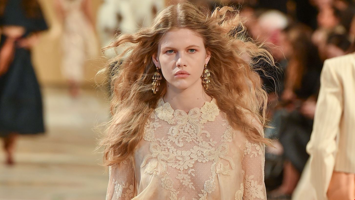 Νεανική Όψη | Αυτό είναι τo step που δεν πρέπει να λείπει από τη ρουτίνα σου