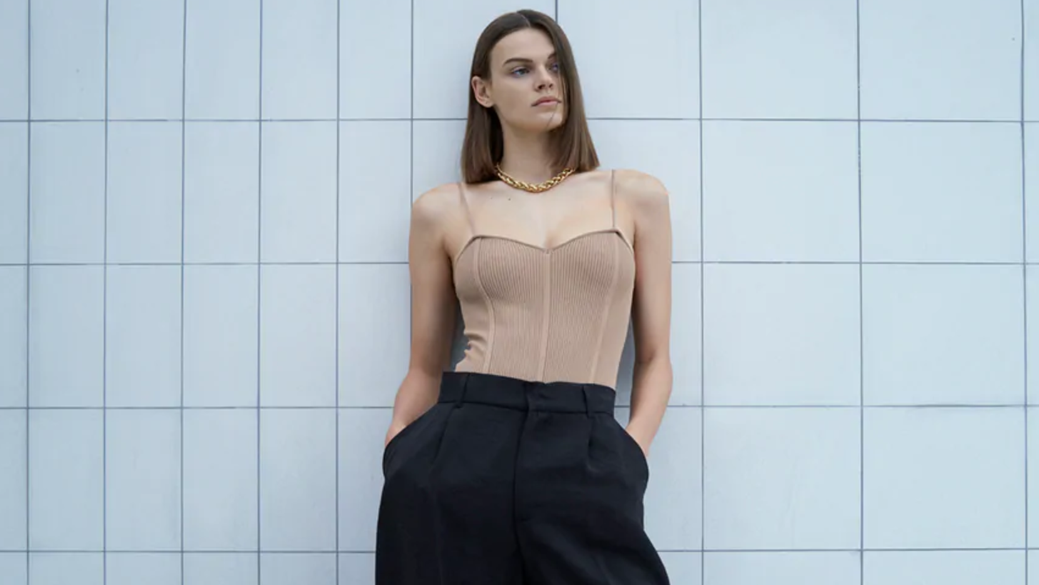 10 budget-friendly μίνιμαλ κομμάτια από τα Zara που αξίζουν μια θέση στην γκαρνταρόμπα σου