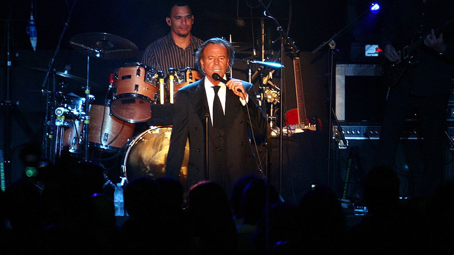 Julio Iglesias | Kατηγορείται για σεξουαλική επίθεση από δύο πρώην υπαλλήλους