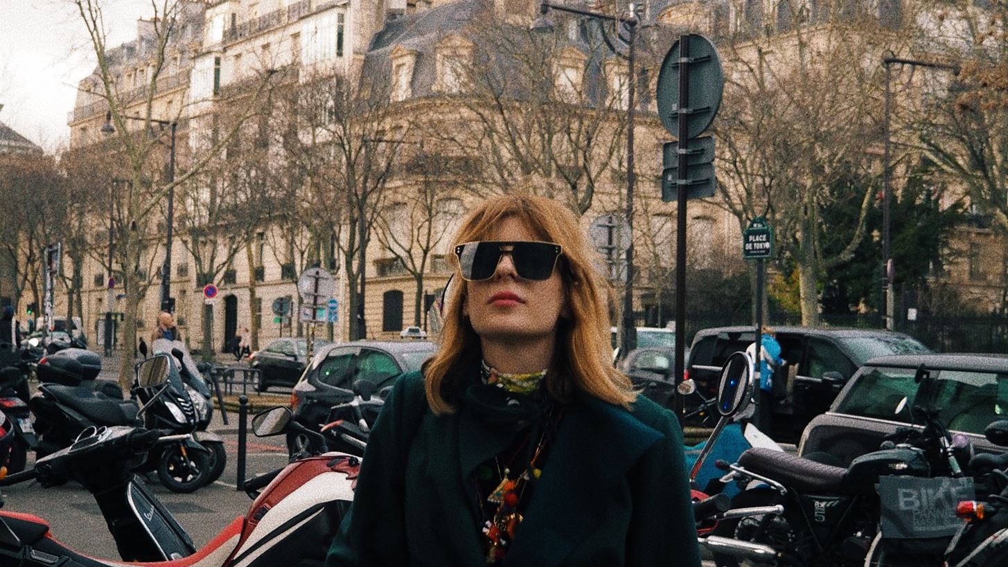 Around Town: &#x39E;&#x3AD;&#x3BD;&#x3B7; &#x39A;&#x3BF;&#x3C5;&#x3B2;&#x3AD;&#x3BB;&#x3B7;