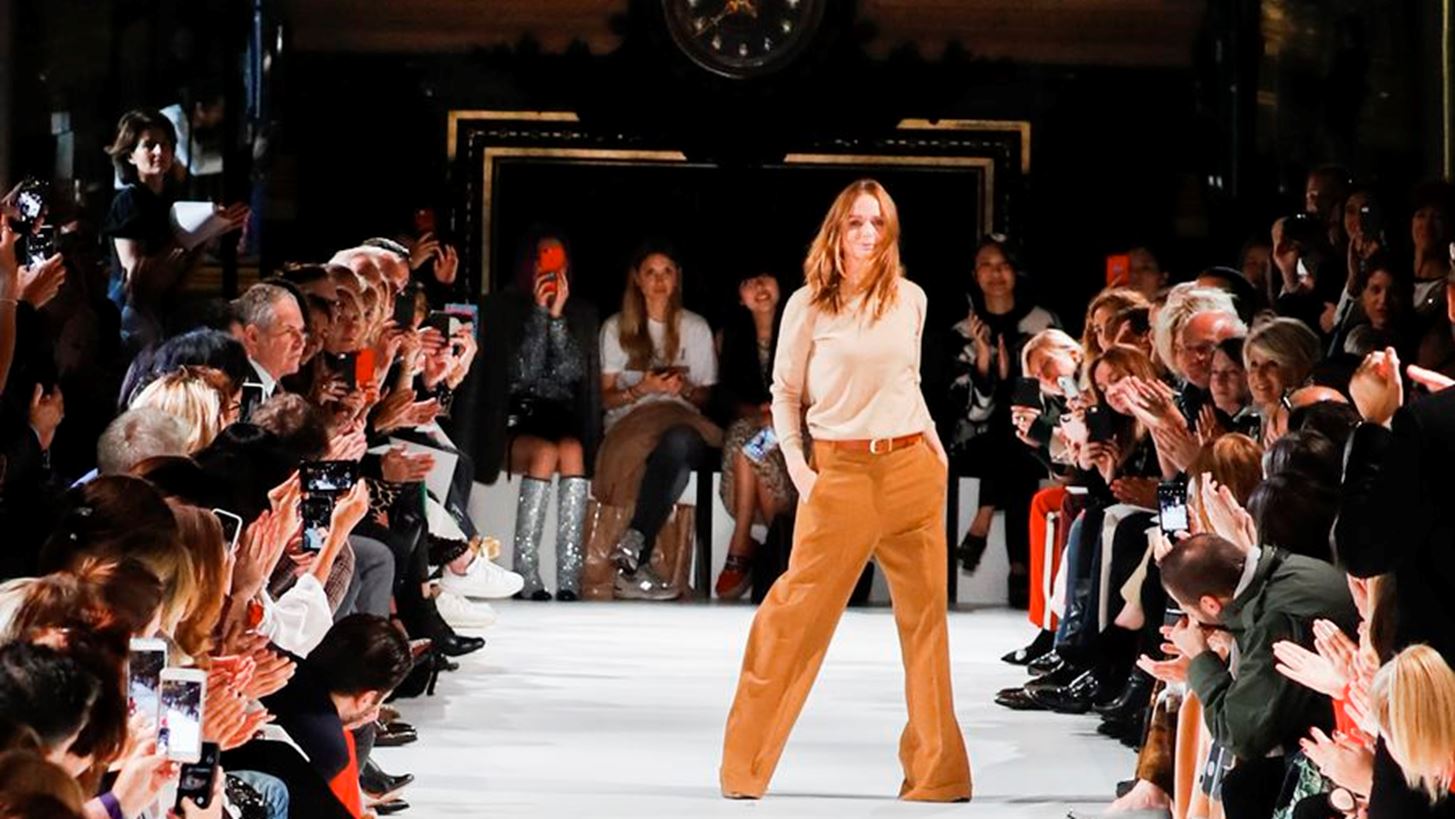 &#x397; Stella McCartney &#x3B8;&#x3B1; &#x3BB;&#x3AC;&#x3B2;&#x3B5;&#x3B9; &#x3C4;&#x3B9;&#x3BC;&#x3B7;&#x3C4;&#x3B9;&#x3BA;&#x3AE; &#x3B4;&#x3B9;&#x3AC;&#x3BA;&#x3C1;&#x3B9;&#x3C3;&#x3B7; &#x3C3;&#x3C4;&#x3B1; &#x3B5;&#x3C0;&#x3B5;&#x3C1;&#x3C7;&#x3CC;&#x3BC;&#x3B5;&#x3BD;&#x3B1; Fashion Awards