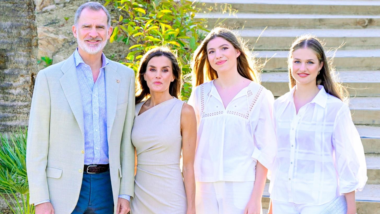 &#x392;&#x3B1;&#x3C3;&#x3AF;&#x3BB;&#x3B9;&#x3C3;&#x3C3;&#x3B1; Letizia &amp; &#x392;&#x3B1;&#x3C3;&#x3B9;&#x3BB;&#x3B9;&#x3AC;&#x3C2; Felipe | &#x393;&#x3B9;&#x3BF;&#x3C4;, &#x3B5;&#x3BB;&#x3BB;&#x3B7;&#x3BD;&#x3B9;&#x3BA;&#x3AD;&#x3C2; &#x3C0;&#x3B1;&#x3C1;&#x3B1;&#x3BB;&#x3AF;&#x3B5;&#x3C2; &#x3BA;&#x3B1;&#x3B9; &#x3B1;&#x3BE;&#x3B9;&#x3BF;&#x3B8;&#x3AD;&#x3B1;&#x3C4;&#x3B1; &#x3C3;&#x3C4;&#x3B7;&#x3BD; &#x399;&#x3C3;&#x3C0;&#x3B1;&#x3BD;&#x3AF;&#x3B1; &#x3B1;&#x3BD;&#x3AD;&#x3B2;&#x3B1;&#x3C3;&#x3B1;&#x3BD; &#x3C4;&#x3BF; &#x3BA;&#x3CC;&#x3C3;&#x3C4;&#x3BF;&#x3C2; &#x3C4;&#x3C9;&#x3BD; &#x3B4;&#x3B9;&#x3B1;&#x3BA;&#x3BF;&#x3C0;&#x3CE;&#x3BD; &#x3C4;&#x3BF;&#x3C5;&#x3C2;