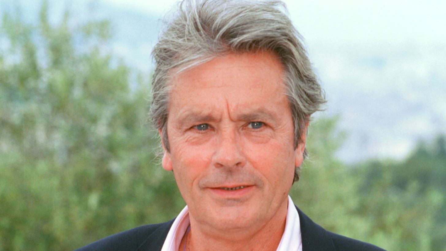 Alain Delon | &#x389;&#x3B8;&#x3B5;&#x3BB;&#x3B5; &#x3BD;&#x3B1; &#x3BA;&#x3AC;&#x3BD;&#x3BF;&#x3C5;&#x3BD; &#x3B5;&#x3C5;&#x3B8;&#x3B1;&#x3BD;&#x3B1;&#x3C3;&#x3AF;&#x3B1; &#x3C3;&#x3C4;&#x3BF;&#x3BD; &#x3C3;&#x3BA;&#x3CD;&#x3BB;&#x3BF; &#x3C4;&#x3BF;&#x3C5; &#x3B3;&#x3B9;&#x3B1; &#x3BD;&#x3B1; &#x3C4;&#x3BF;&#x3C5;&#x3C2; &#x3B8;&#x3AC;&#x3C8;&#x3BF;&#x3C5;&#x3BD; &#x3BC;&#x3B1;&#x3B6;&#x3AF;