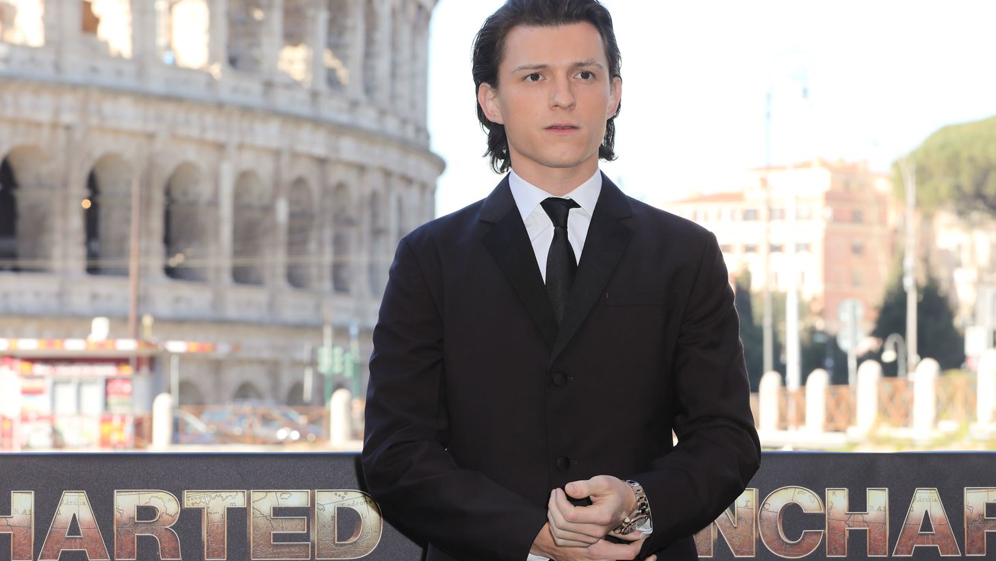 Tom Holland | &#x391;&#x3C0;&#x3BF;&#x3C7;&#x3B1;&#x3B9;&#x3C1;&#x3B5;&#x3C4;&#x3AC;&#x3B5;&#x3B9; &#x3C4;&#x3BF;&#x3BD; &#x3BA;&#x3CC;&#x3C3;&#x3BC;&#x3BF; &#x3C4;&#x3C9;&#x3BD; social media, &#x3B8;&#x3AD;&#x3C4;&#x3BF;&#x3BD;&#x3C4;&#x3B1;&#x3C2; &#x3C3;&#x3B5; &#x3C0;&#x3C1;&#x3BF;&#x3C4;&#x3B5;&#x3C1;&#x3B1;&#x3B9;&#x3CC;&#x3C4;&#x3B7;&#x3C4;&#x3B1; &#x3C4;&#x3B7;&#x3BD; &#x3C8;&#x3C5;&#x3C7;&#x3B9;&#x3BA;&#x3AE; &#x3C4;&#x3BF;&#x3C5; &#x3C5;&#x3B3;&#x3B5;&#x3AF;&#x3B1;
