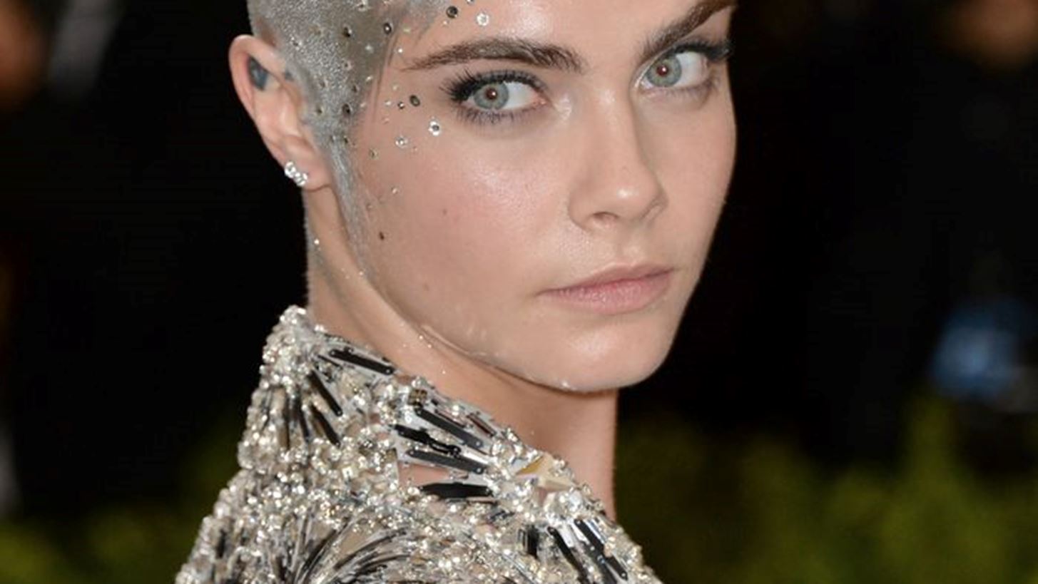&#x397; Cara Delevingne &#x3B1;&#x3C0;&#x3BF;&#x3B4;&#x3BF;&#x3BC;&#x3B5;&#x3AF; &#x3C4;&#x3B1; &#x3C3;&#x3CD;&#x3B3;&#x3C7;&#x3C1;&#x3BF;&#x3BD;&#x3B1; &#x3C3;&#x3C4;&#x3B5;&#x3C1;&#x3B5;&#x3CC;&#x3C4;&#x3C5;&#x3C0;&#x3B1; &#x3BF;&#x3BC;&#x3BF;&#x3C1;&#x3C6;&#x3B9;&#x3AC;&#x3C2; &#x3C3;&#x3C4;&#x3BF; Instagram
