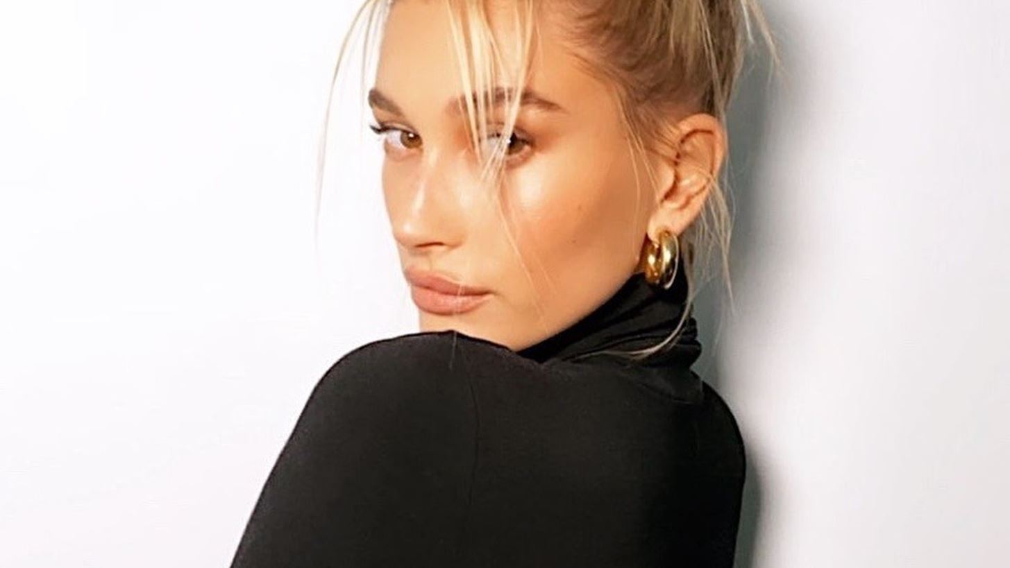 Messy Bun | &#x39F;&#x3B9; &#x3C0;&#x3B1;&#x3C1;&#x3B1;&#x3BB;&#x3BB;&#x3B1;&#x3B3;&#x3AD;&#x3C2; &#x3C4;&#x3C9;&#x3BD; celebrities &#x3C0;&#x3BF;&#x3C5; &#x3B8;&#x3B1; &#x3B8;&#x3AD;&#x3BB;&#x3B5;&#x3B9;&#x3C2; &#x3BD;&#x3B1; &#x3B1;&#x3BD;&#x3C4;&#x3B9;&#x3B3;&#x3C1;&#x3AC;&#x3C8;&#x3B5;&#x3B9;&#x3C2;