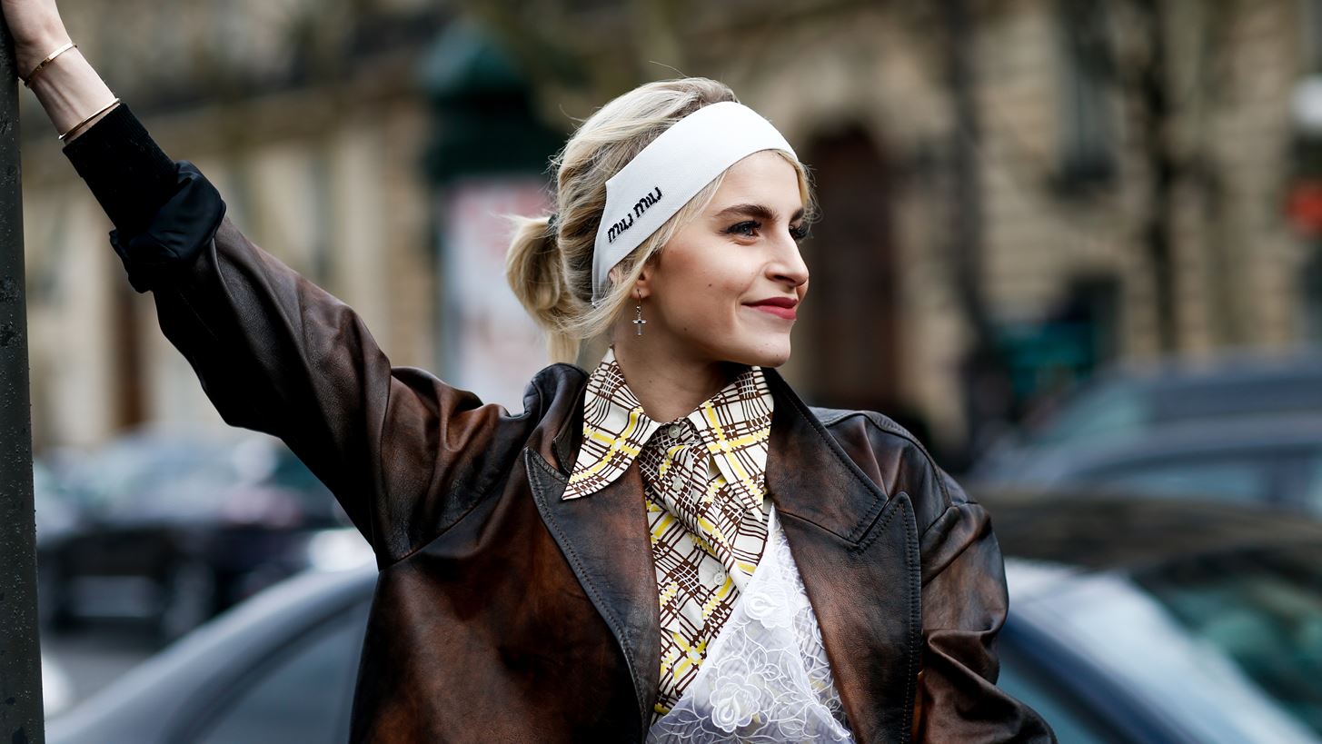 Street Style | &#x394;&#x3B5;&#x3C2; &#x3C4;&#x3B9; &#x3C6;&#x3BF;&#x3C1;&#x3AC;&#x3BD;&#x3B5; &#x3C4;&#x3B1; &#x3C0;&#x3B9;&#x3BF; stylish &#x3BA;&#x3BF;&#x3C1;&#x3AF;&#x3C4;&#x3C3;&#x3B9;&#x3B1; &#x3C4;&#x3BF;&#x3C5; &#x39B;&#x3BF;&#x3BD;&#x3B4;&#x3AF;&#x3BD;&#x3BF;&#x3C5; &#x3C3;&#x3AE;&#x3BC;&#x3B5;&#x3C1;&#x3B1;