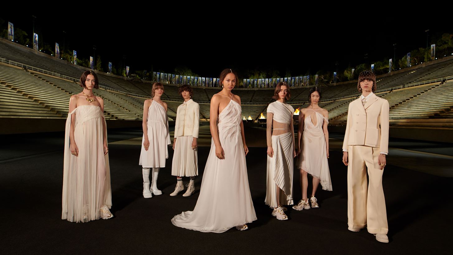 Dior Cruise 2022 | &#x39C;&#x3B9;&#x3B1; &#x3C9;&#x3B4;&#x3AE; &#x3C3;&#x3C4;&#x3BF; &#x3B1;&#x3C1;&#x3C7;&#x3B1;&#x3B9;&#x3BF;&#x3B5;&#x3BB;&#x3BB;&#x3B7;&#x3BD;&#x3B9;&#x3BA;&#x3CC; &#x3C0;&#x3B1;&#x3C1;&#x3B5;&#x3BB;&#x3B8;&#x3CC;&#x3BD; &#x3B1;&#x3BB;&#x3BB;&#x3AC; &#x3BC;&#x3B5; &#x3C4;&#x3BF; &#x3B2;&#x3BB;&#x3AD;&#x3BC;&#x3BC;&#x3B1; &#x3C3;&#x3C4;&#x3C1;&#x3B1;&#x3BC;&#x3BC;&#x3AD;&#x3BD;&#x3BF; &#x3C3;&#x3C4;&#x3BF; &#x3BC;&#x3AD;&#x3BB;&#x3BB;&#x3BF;&#x3BD;