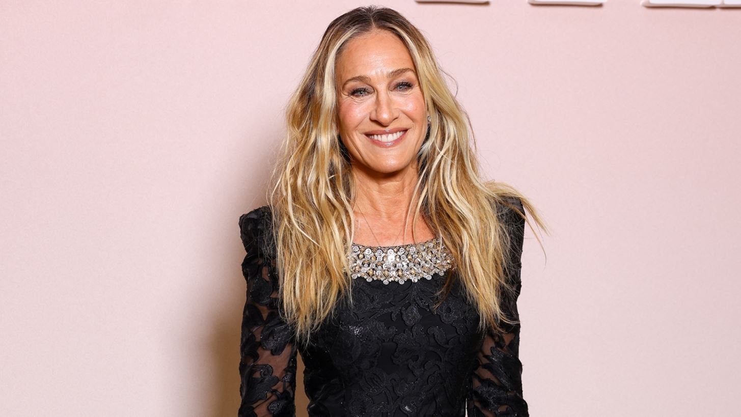 &#x397; Sarah Jessica Parker &#x3AD;&#x3C7;&#x3B5;&#x3B9; &#x3BA;&#x3C1;&#x3B1;&#x3C4;&#x3AE;&#x3C3;&#x3B5;&#x3B9; &#x3CC;&#x3BB;&#x3B7; &#x3C4;&#x3B7; &#x3B3;&#x3BA;&#x3B1;&#x3C1;&#x3BD;&#x3C4;&#x3B1;&#x3C1;&#x3CC;&#x3BC;&#x3C0;&#x3B1; &#x3C4;&#x3B7;&#x3C2; Carrie Bradshaw | &#x391;&#x3C5;&#x3C4;&#x3CC; &#x3B5;&#x3AF;&#x3BD;&#x3B1;&#x3B9; &#x3CC;&#x3BC;&#x3C9;&#x3C2; &#x3C4;&#x3BF; &#x3B1;&#x3B3;&#x3B1;&#x3C0;&#x3B7;&#x3BC;&#x3AD;&#x3BD;&#x3BF; &#x3C4;&#x3B7;&#x3C2; &#x3B1;&#x3BE;&#x3B5;&#x3C3;&#x3BF;&#x3C5;&#x3AC;&#x3C1;