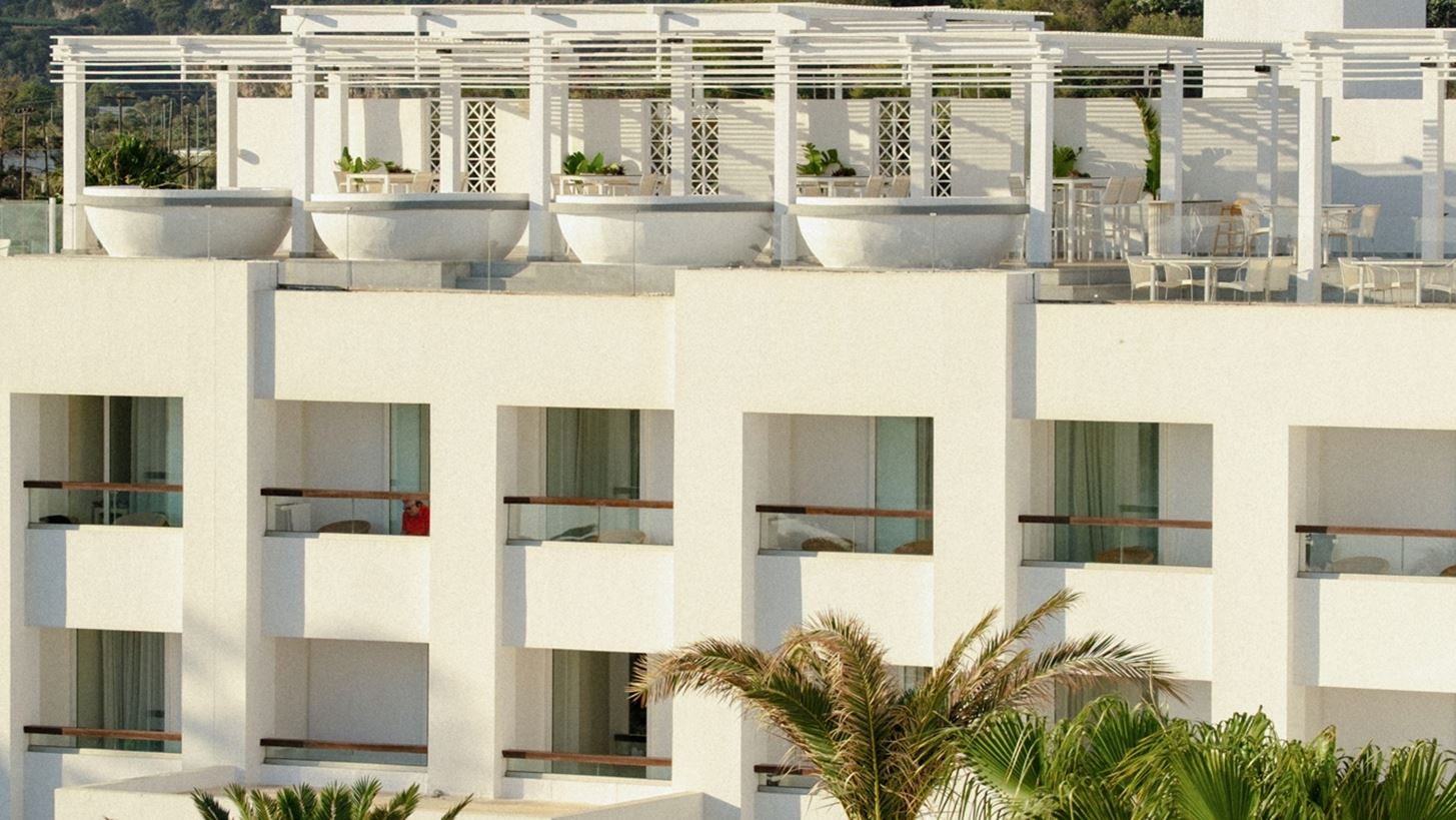 Grecotel | &#x3A4;&#x3AD;&#x3C3;&#x3C3;&#x3B5;&#x3C1;&#x3B1; &#x3BE;&#x3B5;&#x3BD;&#x3BF;&#x3B4;&#x3BF;&#x3C7;&#x3B5;&#x3AF;&#x3B1; &#x3C4;&#x3B7;&#x3C2; &#x3B2;&#x3C1;&#x3AF;&#x3C3;&#x3BA;&#x3BF;&#x3BD;&#x3C4;&#x3B1;&#x3B9; &#x3C3;&#x3C4;&#x3B1; 10 &#x3BA;&#x3BF;&#x3C1;&#x3C5;&#x3C6;&#x3B1;&#x3AF;&#x3B1; Hotels &amp; Resorts &#x3C4;&#x3B7;&#x3C2; &#x395;&#x3BB;&#x3BB;&#x3AC;&#x3B4;&#x3B1;&#x3C2;