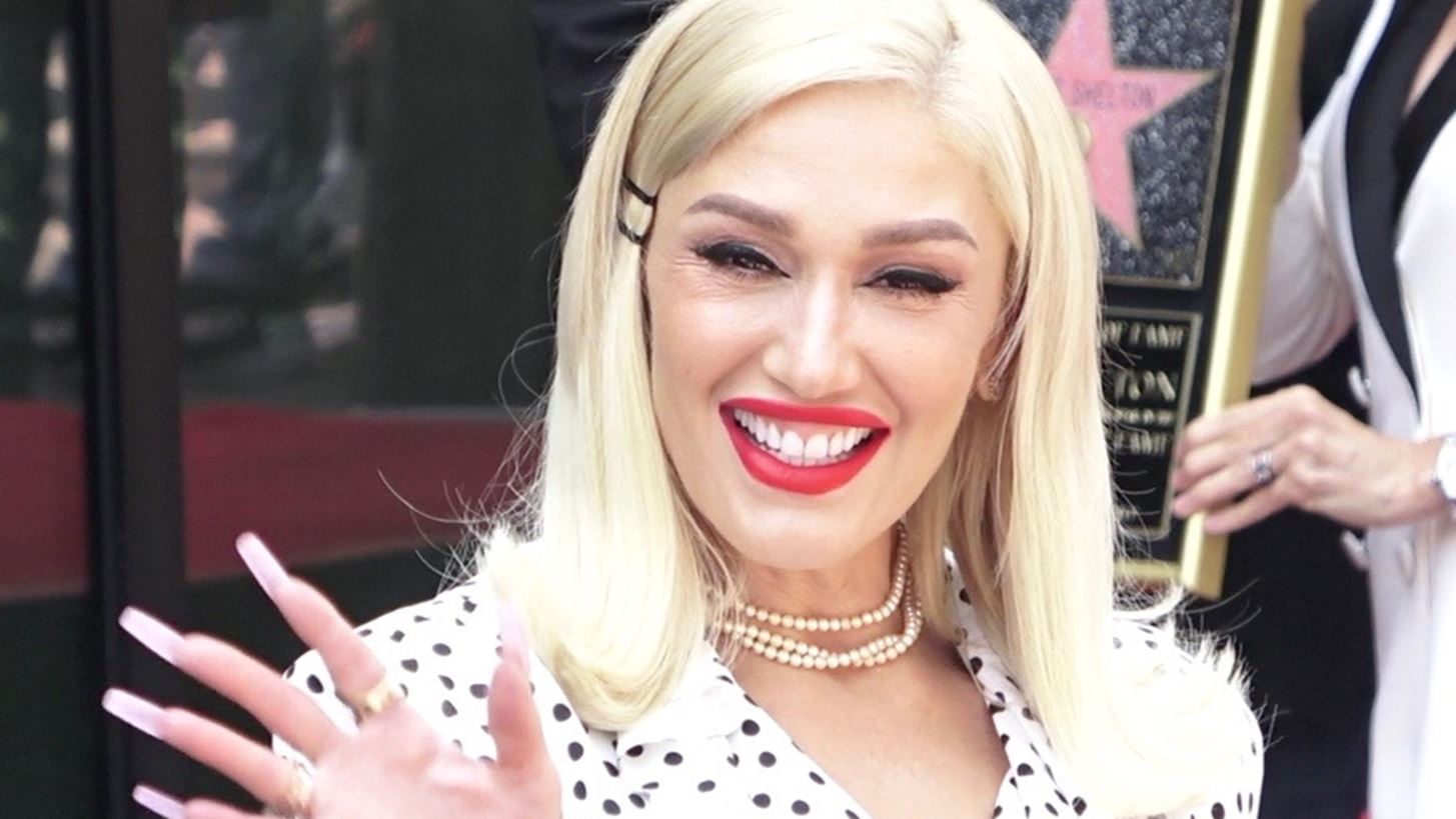 Gwen Stefani - Michelle Yeoh | &#x391;&#x3C0;&#x3BF;&#x3BA;&#x3C4;&#x3BF;&#x3CD;&#x3BD; &#x3C4;&#x3BF; &#x3B4;&#x3B9;&#x3BA;&#x3CC; &#x3C4;&#x3BF;&#x3C5;&#x3C2; &#x3B1;&#x3C3;&#x3C4;&#x3AD;&#x3C1;&#x3B9; &#x3C3;&#x3C4;&#x3B7;  &#x39B;&#x3B5;&#x3C9;&#x3C6;&#x3CC;&#x3C1;&#x3BF; &#x3C4;&#x3B7;&#x3C2; &#x394;&#x3CC;&#x3BE;&#x3B1;&#x3C2;