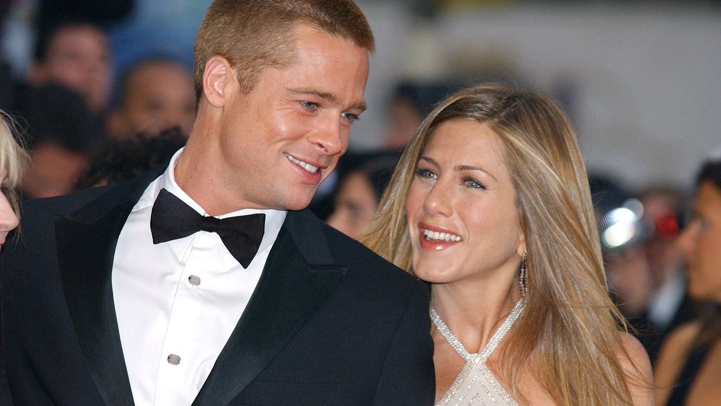 Jennifer Aniston &#x3BA;&#x3B1;&#x3B9; Brad Pitt &#x3B5;&#x3C4;&#x3BF;&#x3B9;&#x3BC;&#x3AC;&#x3B6;&#x3BF;&#x3C5;&#x3BD; &#x3BA;&#x3BF;&#x3B9;&#x3BD;&#x3AE; &#x3C3;&#x3C5;&#x3BD;&#x3AD;&#x3BD;&#x3C4;&#x3B5;&#x3C5;&#x3BE;&#x3B7;