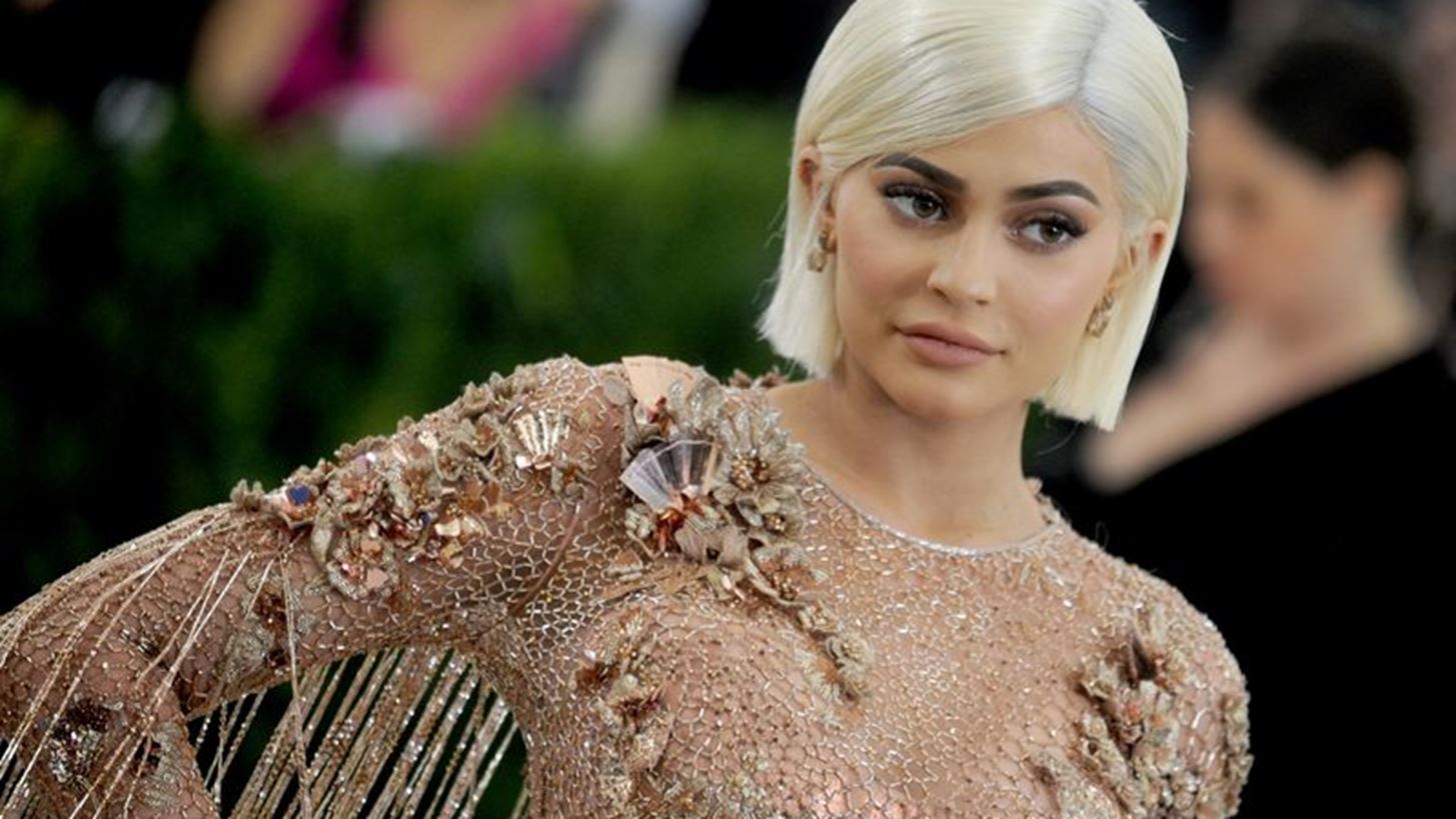 H Kylie Jenner &#x3B4;&#x3B7;&#x3BC;&#x3BF;&#x3C3;&#x3AF;&#x3B5;&#x3C5;&#x3C3;&#x3B5; &#x3C4;&#x3B7;&#x3BD; &#x3C0;&#x3B9;&#x3BF; &#x3B4;&#x3B7;&#x3BC;&#x3BF;&#x3C6;&#x3B9;&#x3BB;&#x3AE; selfie &#x3C4;&#x3BF;&#x3C5; &#x3C7;&#x3B8;&#x3B5;&#x3C3;&#x3B9;&#x3BD;&#x3BF;&#x3CD; Met Gala