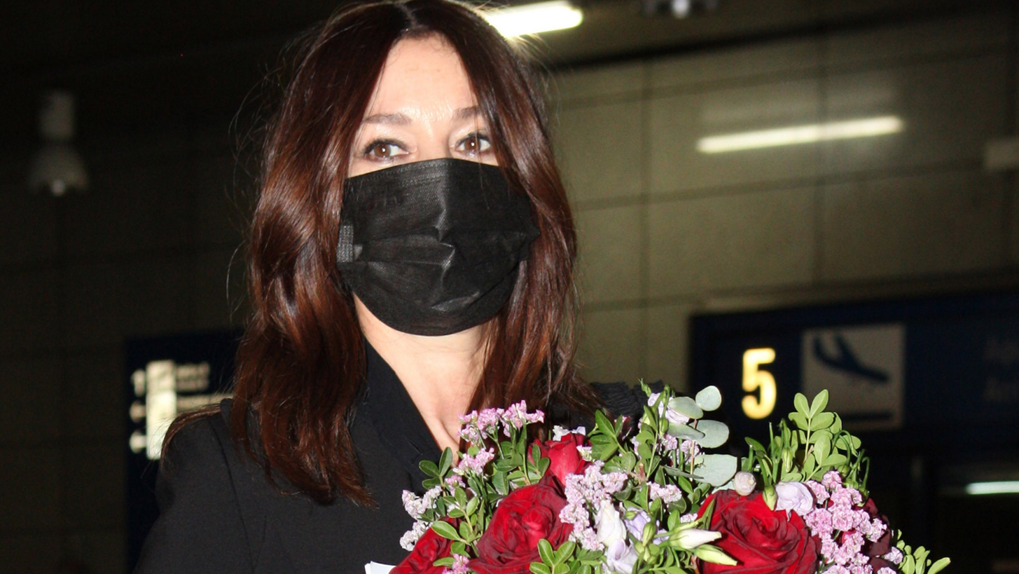 &#x397; Monica Bellucci &#x3C3;&#x3C4;&#x3B7;&#x3BD; &#x395;&#x3BB;&#x3BB;&#x3AC;&#x3B4;&#x3B1; &#x3BB;&#x3AF;&#x3B3;&#x3B5;&#x3C2; &#x3B7;&#x3BC;&#x3AD;&#x3C1;&#x3B5;&#x3C2; &#x3C0;&#x3C1;&#x3B9;&#x3BD; &#x3B1;&#x3C0;&#x3CC; &#x3C4;&#x3B7;&#x3BD; &#x3C0;&#x3C1;&#x3B5;&#x3BC;&#x3B9;&#x3AD;&#x3C1;&#x3B1; &#x3C3;&#x3C4;&#x3BF; &#x397;&#x3C1;&#x3CE;&#x3B4;&#x3B5;&#x3B9;&#x3BF; (&#x3C6;&#x3C9;&#x3C4;&#x3BF;)