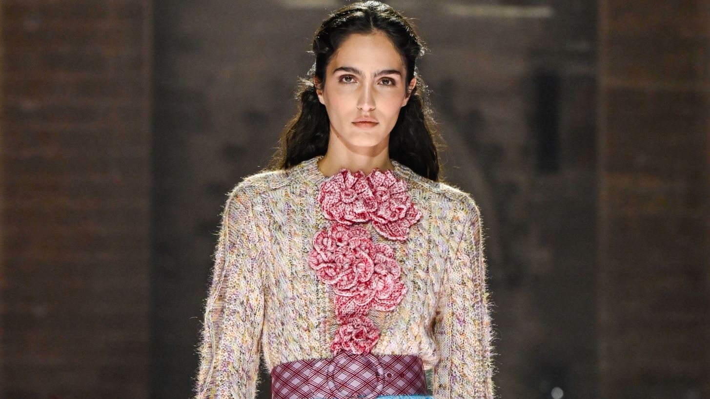 Dior, Gucci, Louis Vuitton | &#x397; &#x3C0;&#x3B1;&#x3C1;&#x3BF;&#x3C5;&#x3C3;&#x3AF;&#x3B1;&#x3C3;&#x3B7; &#x3C4;&#x3C9;&#x3BD; Cruise 2027 &#x3C3;&#x3C5;&#x3BB;&#x3BB;&#x3BF;&#x3B3;&#x3CE;&#x3BD; &#x3C4;&#x3BF;&#x3C5;&#x3C2; &#x3AD;&#x3C7;&#x3B5;&#x3B9; &#x3BA;&#x3AC;&#x3C4;&#x3B9; &#x3BA;&#x3BF;&#x3B9;&#x3BD;&#x3CC;