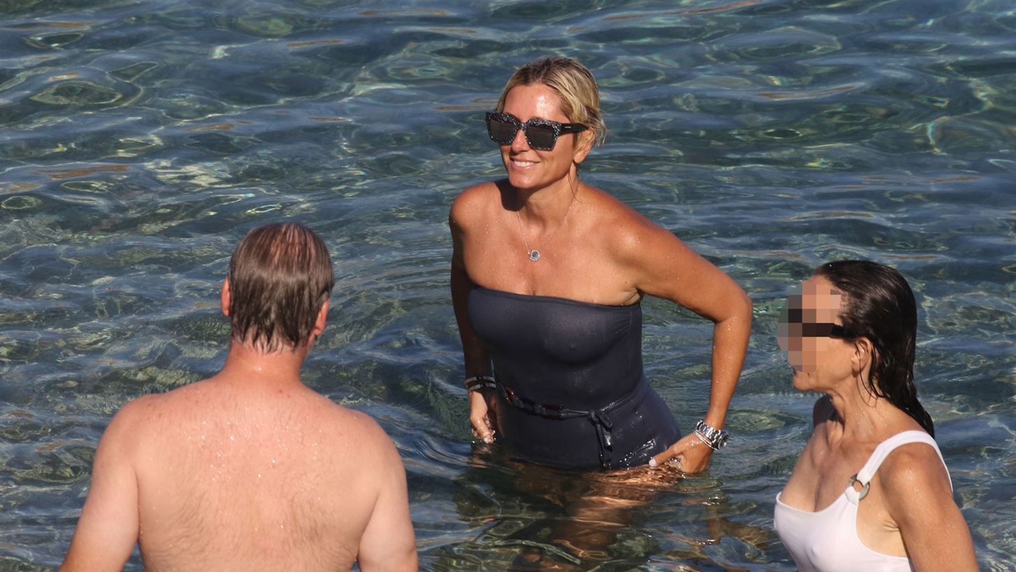 &#x397; &#x39C;arie Chantal &#x3BC;&#x3B5; minimal &#x3BF;&#x3BB;&#x3CC;&#x3C3;&#x3C9;&#x3BC;&#x3BF; &#x3BC;&#x3B1;&#x3B3;&#x3B9;&#x3CC; &#x3C3;&#x3C4;&#x3B7; &#x39C;&#x3CD;&#x3BA;&#x3BF;&#x3BD;&#x3BF;