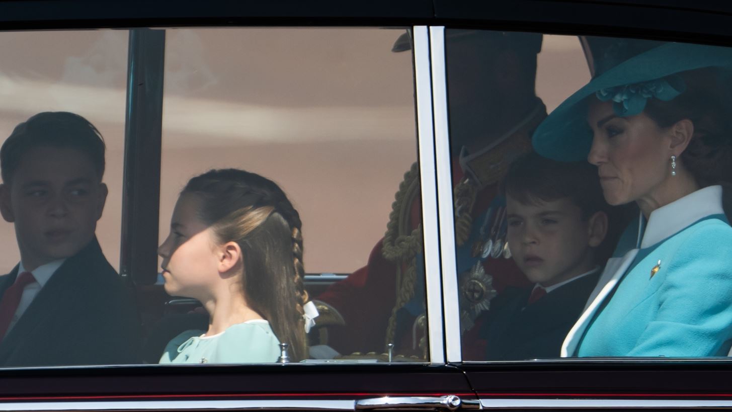 &#x3A4;rooping the Colour 2025 | &#x397; &#x3B5;&#x3BC;&#x3C6;&#x3AC;&#x3BD;&#x3B9;&#x3C3;&#x3B7; &#x3C4;&#x3B7;&#x3C2; Kate Middleton &#x3B8;&#x3C5;&#x3BC;&#x3AF;&#x3B6;&#x3B5;&#x3B9; &#x3AD;&#x3BD;&#x3C4;&#x3BF;&#x3BD;&#x3B1; &#x3C4;&#x3B7;&#x3BD; &#x3C0;&#x3C1;&#x3B9;&#x3B3;&#x3BA;&#x3AF;&#x3C0;&#x3B9;&#x3C3;&#x3C3;&#x3B1; Diana