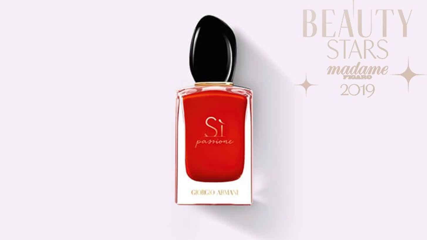 Beauty Stars by Madame Figaro: &#x39D;&#x3B9;&#x3BA;&#x3B7;&#x3C4;&#x3AE;&#x3C2; &#x3C3;&#x3C4;&#x3B7;&#x3BD; &#x3BA;&#x3B1;&#x3C4;&#x3B7;&#x3B3;&#x3BF;&#x3C1;&#x3AF;&#x3B1; &quot;Women&#x27;s Perfume&quot; &#x3B1;&#x3BD;&#x3B1;&#x3B4;&#x3B5;&#x3AF;&#x3C7;&#x3C4;&#x3B7;&#x3BA;&#x3B5;...