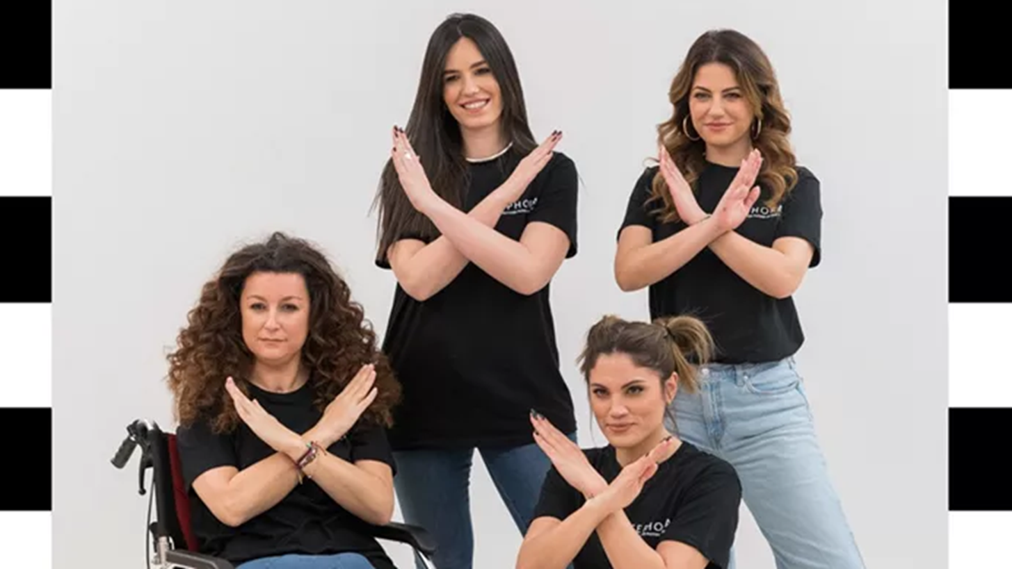 #BreakTheBias | 4 &#x3C5;&#x3C0;&#x3AD;&#x3C1;&#x3BF;&#x3C7;&#x3B5;&#x3C2; &#x3B3;&#x3C5;&#x3BD;&#x3B1;&#x3AF;&#x3BA;&#x3B5;&#x3C2; &quot;&#x3C3;&#x3C0;&#x3AC;&#x3BD;&#x3B5;&quot; &#x3B5;&#x3C0;&#x3B9;&#x3C4;&#x3AD;&#x3BB;&#x3BF;&#x3C5;&#x3C2; &#x3C4;&#x3B1; &#x3C3;&#x3C4;&#x3B5;&#x3C1;&#x3B5;&#x3CC;&#x3C4;&#x3C5;&#x3C0;&#x3B1; &#x3C0;&#x3BF;&#x3C5; &#x3B1;&#x3BA;&#x3BF;&#x3CD;&#x3BC;&#x3B5; &#x3CC;&#x3BB;&#x3B5;&#x3C2; &#x3B1;&#x3C0;&#x3CC; &#x3C0;&#x3B1;&#x3B9;&#x3B4;&#x3B9;&#x3AC;