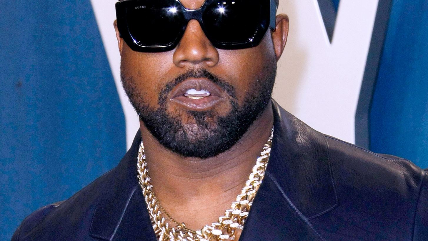 O Kanye West &#x3AC;&#x3BB;&#x3BB;&#x3B1;&#x3BE;&#x3B5; &#x3BA;&#x3B1;&#x3B9; &#x3B5;&#x3C0;&#x3AF;&#x3C3;&#x3B7;&#x3BC;&#x3B1; &#x3C4;&#x3BF; &#x3CC;&#x3BD;&#x3BF;&#x3BC;&#x3AC; &#x3C4;&#x3BF;&#x3C5;