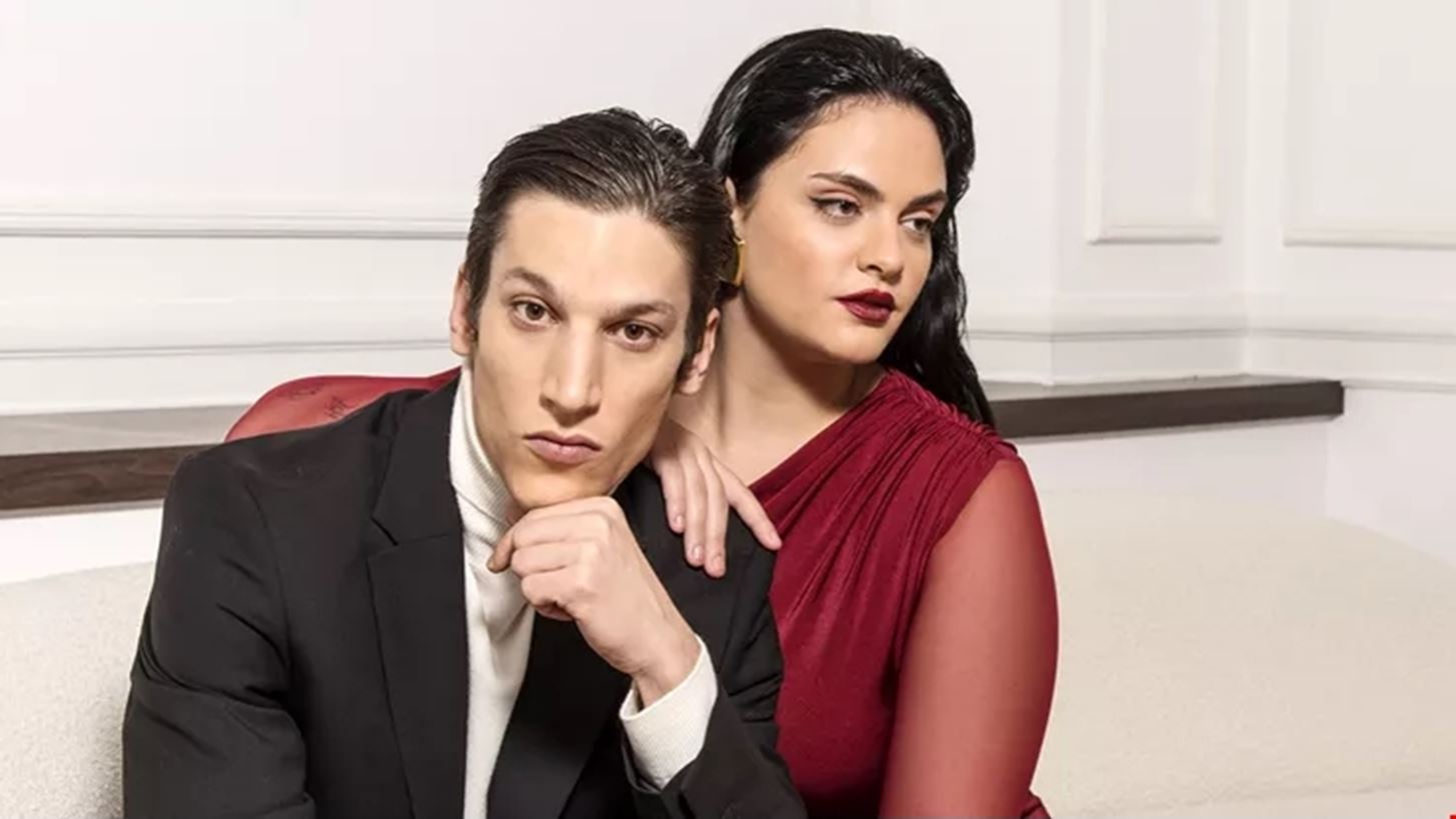 His &amp; Hers | &#x397; hairstyling &#x3C1;&#x3BF;&#x3C5;&#x3C4;&#x3AF;&#x3BD;&#x3B1; &#x3C0;&#x3BF;&#x3C5; &#x3B8;&#x3B1; &#x3C3;&#x3BF;&#x3C5; &#x3C7;&#x3B1;&#x3C1;&#x3AF;&#x3C3;&#x3B5;&#x3B9; &#x3C4;&#x3BF; &#x3C0;&#x3B9;&#x3BF; &#x3B5;&#x3BD;&#x3C4;&#x3C5;&#x3C0;&#x3C9;&#x3C3;&#x3B9;&#x3B1;&#x3BA;&#x3CC; date night look