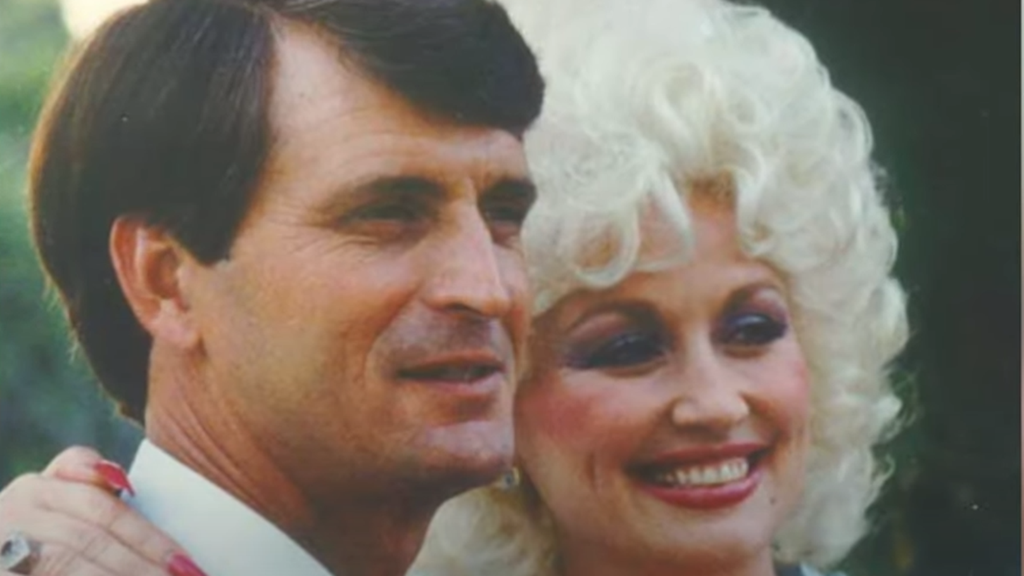 Dolly Parton: &quot;&#x391;&#x3BD; &#x3B5;&#x3AF;&#x3C7;&#x3B1; &#x3C0;&#x3B1;&#x3B9;&#x3B4;&#x3B9;&#x3AC; &#x3B8;&#x3B1; &#x3B1;&#x3BD;&#x3B7;&#x3C3;&#x3C5;&#x3C7;&#x3BF;&#x3CD;&#x3C3;&#x3B1; &#x3BC;&#x3AD;&#x3C7;&#x3C1;&#x3B9; &#x3B8;&#x3B1;&#x3BD;&#x3AC;&#x3C4;&#x3BF;&#x3C5; &#x3B3;&#x3B9;&#x27; &#x3B1;&#x3C5;&#x3C4;&#x3AC;&quot;