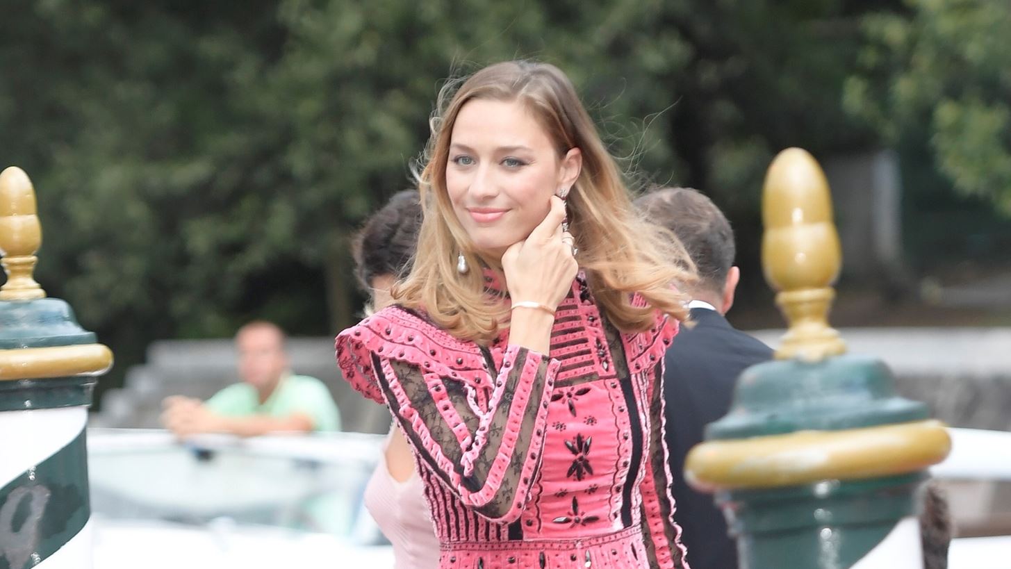 &#x3A4;&#x3BF; &#x3C0;&#x3B9;&#x3BF; &#x3B1;&#x3B3;&#x3B1;&#x3C0;&#x3B7;&#x3BC;&#x3AD;&#x3BD;&#x3BF; hair accessory &#x3C4;&#x3C9;&#x3BD; royals &#x3B2;&#x3C1;&#x3AF;&#x3C3;&#x3BA;&#x3B5;&#x3C4;&#x3B1;&#x3B9; &#x3C3;&#x3C4;&#x3B7;&#x3BD; &#x3BA;&#x3BF;&#x3C1;&#x3C5;&#x3C6;&#x3AE; &#x3C4;&#x3C9;&#x3BD; &#x3C4;&#x3AC;&#x3C3;&#x3B5;&#x3C9;&#x3BD; &#x3C6;&#x3AD;&#x3C4;&#x3BF;&#x3C2;