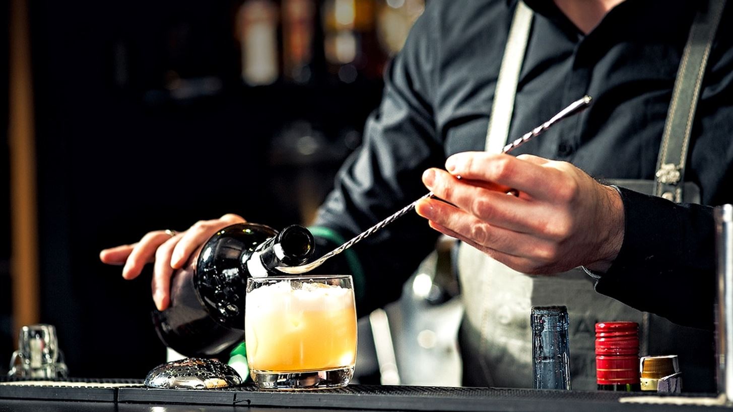 &#x3A4;&#x3B1; &#x3BA;&#x3B1;&#x3BB;&#x3CD;&#x3C4;&#x3B5;&#x3C1;&#x3B1; &#x3C6;&#x3B5;&#x3C4;&#x3B9;&#x3BD;&#x3AC; cocktails &#x3B1;&#x3C0;&#x3CC; &#x3C4;&#x3BF;&#x3C5;&#x3C2; &#x3BA;&#x3BF;&#x3C1;&#x3C5;&#x3C6;&#x3B1;&#x3AF;&#x3BF;&#x3C5;&#x3C2; bartenders &#x3C4;&#x3B7;&#x3C2; &#x391;&#x3BC;&#x3B5;&#x3C1;&#x3B9;&#x3BA;&#x3AE;&#x3C2;