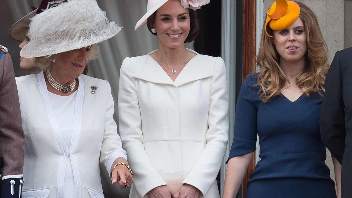 H Kate Middleton &#x3BA;&#x3B1;&#x3B9; &#x3B7; &#x3A0;&#x3C1;&#x3B9;&#x3B3;&#x3BA;&#x3AF;&#x3C0;&#x3B9;&#x3C3;&#x3C3;&#x3B1; &#x392;&#x3B5;&#x3B1;&#x3C4;&#x3C1;&#x3AF;&#x3BA;&#x3B7; &#x3AD;&#x3C7;&#x3BF;&#x3C5;&#x3BD; &#x3C4;&#x3BF; &#x3AF;&#x3B4;&#x3B9;&#x3BF; &#x3BC;&#x3B1;&#x3CD;&#x3C1;&#x3BF; &#x3C6;&#x3CC;&#x3C1;&#x3B5;&#x3BC;&#x3B1; &#x3C3;&#x3C4;&#x3B7;&#x3BD; &#x3B3;&#x3BA;&#x3B1;&#x3C1;&#x3BD;&#x3C4;&#x3B1;&#x3C1;&#x3CC;&#x3BC;&#x3C0;&#x3B1; &#x3C4;&#x3BF;&#x3C5;&#x3C2;