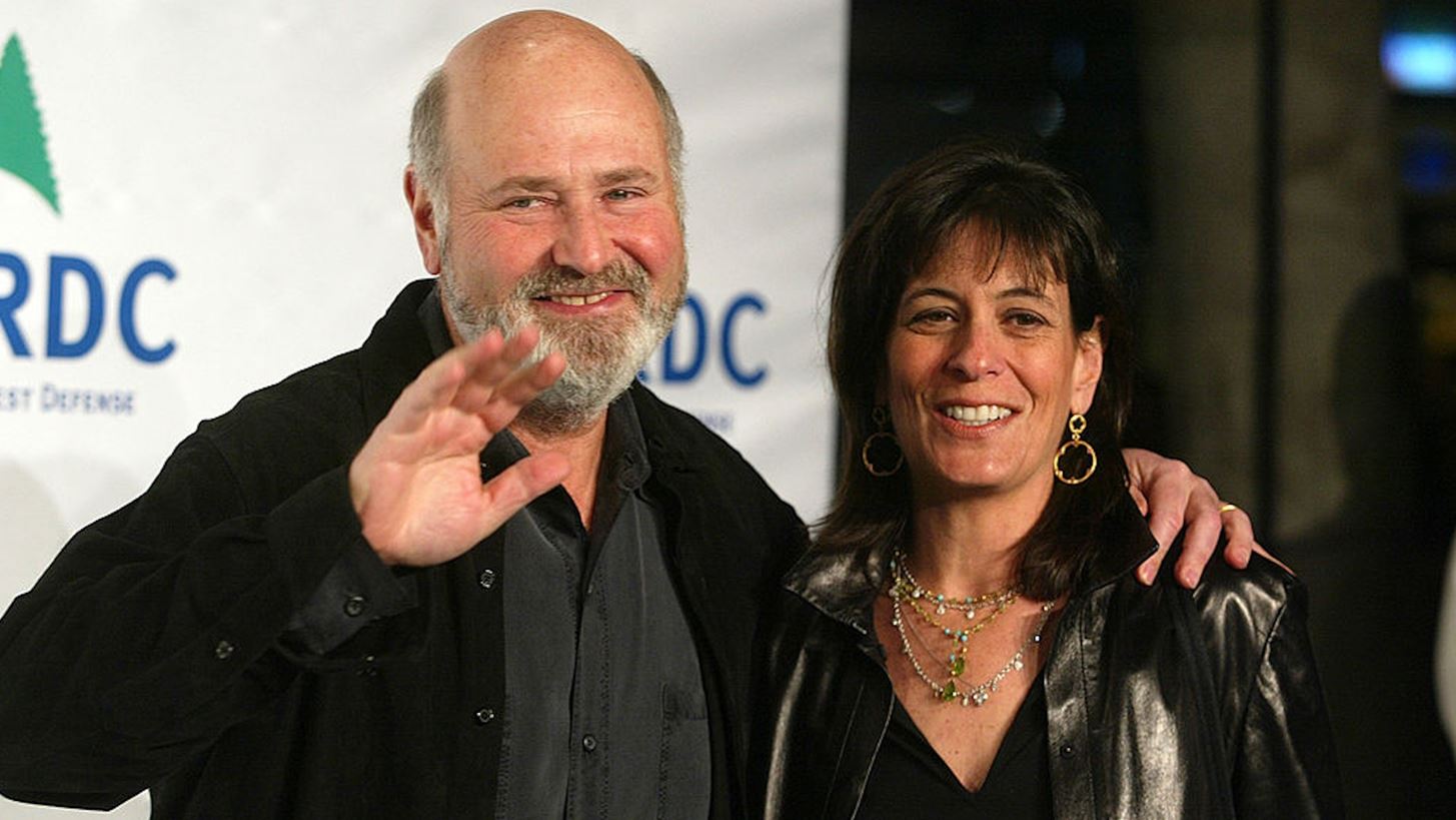 Νεκροί βρέθηκαν ο σκηνοθέτης του Χόλιγουντ Rob Reiner και η σύζυγός του Μιchelle στο σπίτι τους στο Λος Άντζελες.