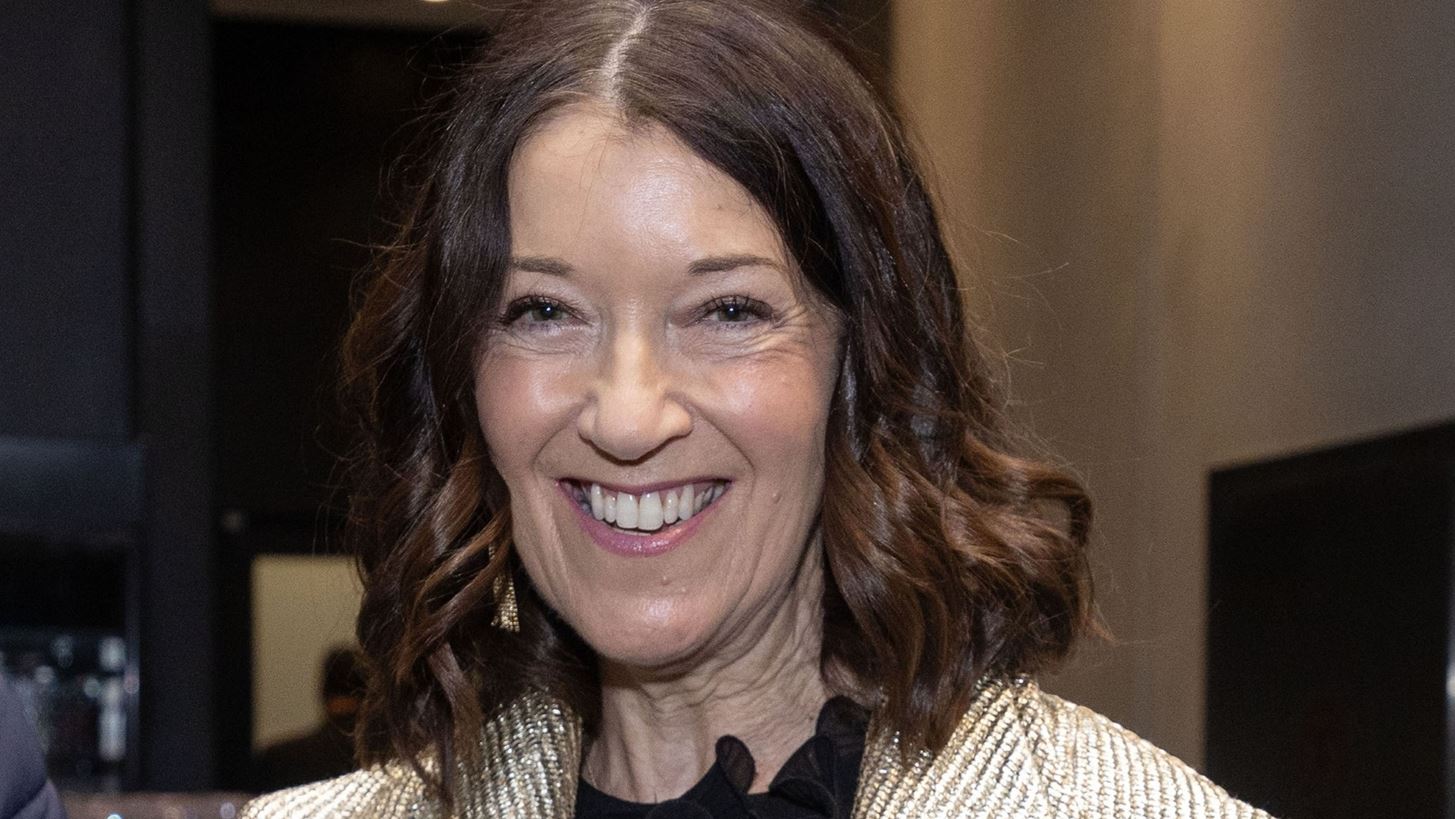 &#x3A3;&#x3C5;&#x3B6;&#x3AE;&#x3C4;&#x3B7;&#x3C3;&#x3B7; &#x3BC;&#x3B5; &#x3C4;&#x3B7; Victoria Hislop | &#x397; &#x3C3;&#x3C5;&#x3B3;&#x3B3;&#x3C1;&#x3B1;&#x3C6;&#x3AD;&#x3B1;&#x3C2; &#x3AE;&#x3C4;&#x3B1;&#x3BD; &#x3B7; ambassador &#x3C4;&#x3B7;&#x3C2; &#x391;&#x3B3;&#x3BF;&#x3C1;&#x3AC;&#x3C2; &#x3C4;&#x3BF;&#x3C5; 65&#x3BF;&#x3C5; &#x3A6;&#x3B5;&#x3C3;&#x3C4;&#x3B9;&#x3B2;&#x3AC;&#x3BB; &#x39A;&#x3B9;&#x3BD;&#x3B7;&#x3BC;&#x3B1;&#x3C4;&#x3BF;&#x3B3;&#x3C1;&#x3AC;&#x3C6;&#x3BF;&#x3C5; &#x398;&#x3B5;&#x3C3;&#x3C3;&#x3B1;&#x3BB;&#x3BF;&#x3BD;&#x3AF;&#x3BA;&#x3B7;&#x3C2;