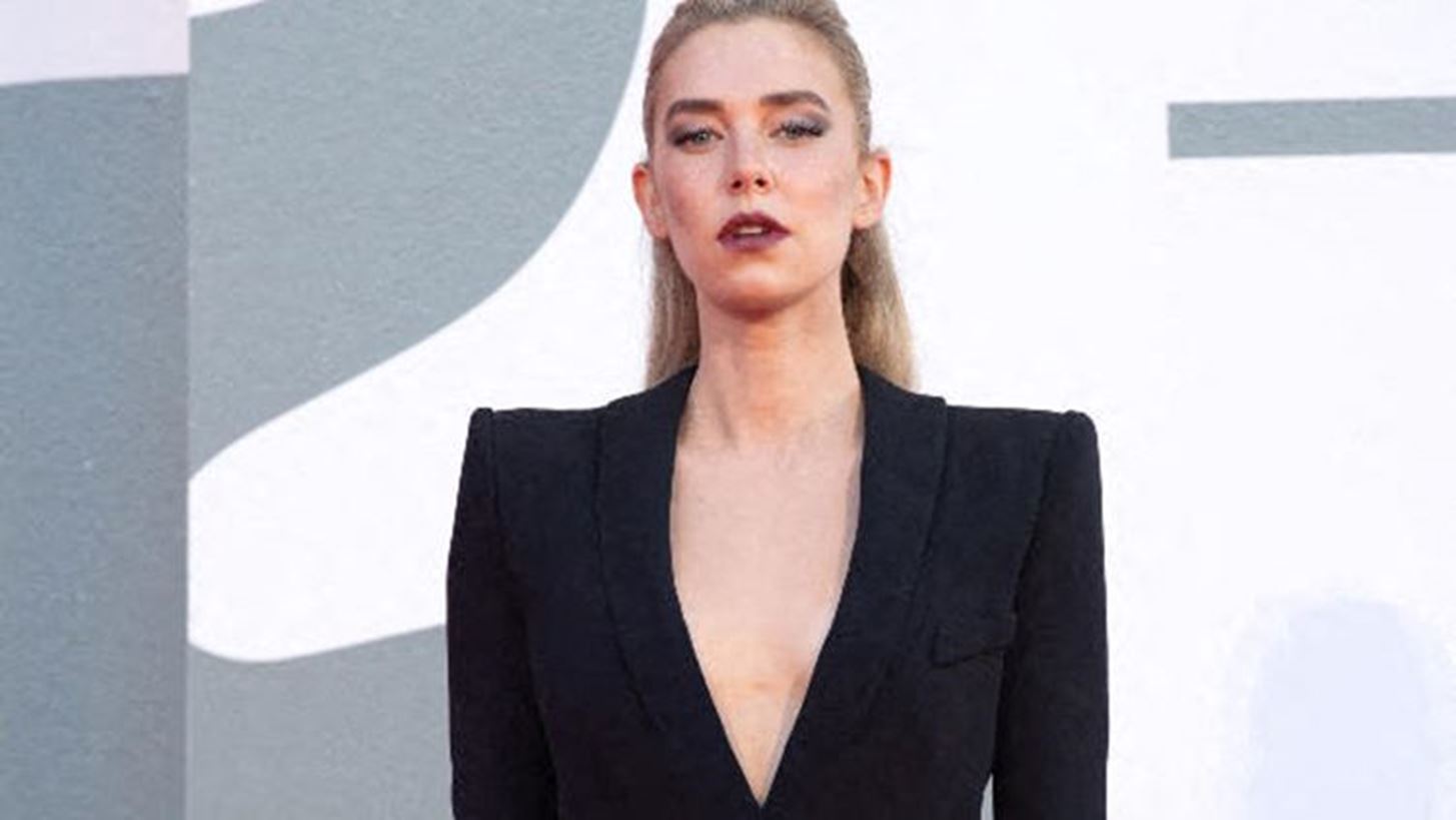 Vanessa Kirby | To glamorous beauty look &#x3C0;&#x3BF;&#x3C5; &#x3BB;&#x3B1;&#x3C4;&#x3C1;&#x3AD;&#x3C8;&#x3B1;&#x3BC;&#x3B5;