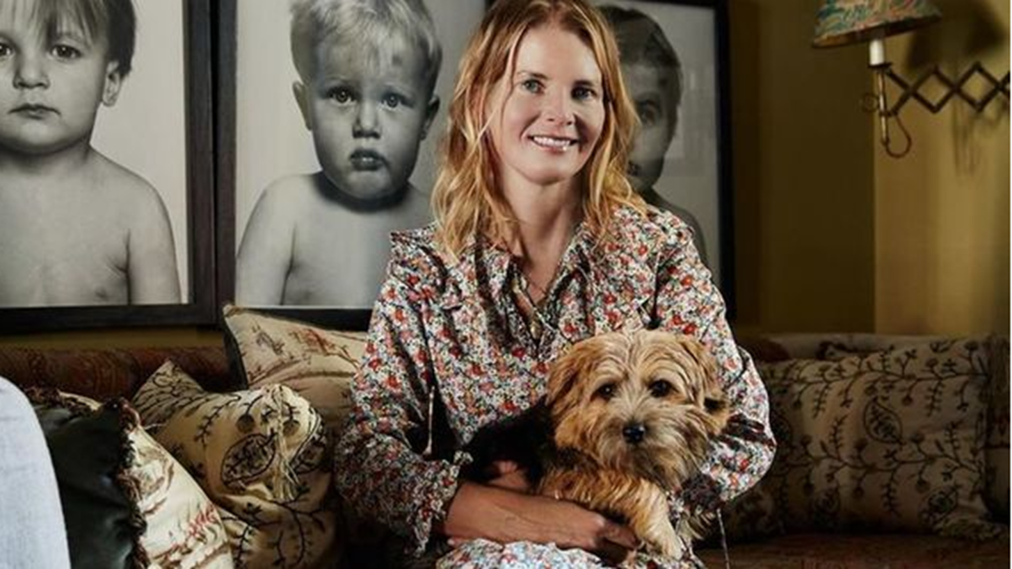 &#x397; &#x3B4;&#x3B9;&#x3AC;&#x3C3;&#x3B7;&#x3BC;&#x3B7; &#x391;lexandra Tolstoy, &#x3C0;&#x3C1;&#x3CE;&#x3B7;&#x3BD; &#x3C3;&#x3CD;&#x3BD;&#x3C4;&#x3C1;&#x3BF;&#x3C6;&#x3BF;&#x3C2; &#x3A1;&#x3CE;&#x3C3;&#x3BF;&#x3C5; &quot;&#x3BF;&#x3BB;&#x3B9;&#x3B3;&#x3AC;&#x3C1;&#x3C7;&#x3B7;&quot; &#x3C3;&#x3C0;&#x3AC;&#x3B5;&#x3B9; &#x3C4;&#x3B7; &#x3C3;&#x3B9;&#x3C9;&#x3C0;&#x3AE; &#x3C4;&#x3B7;&#x3C2;