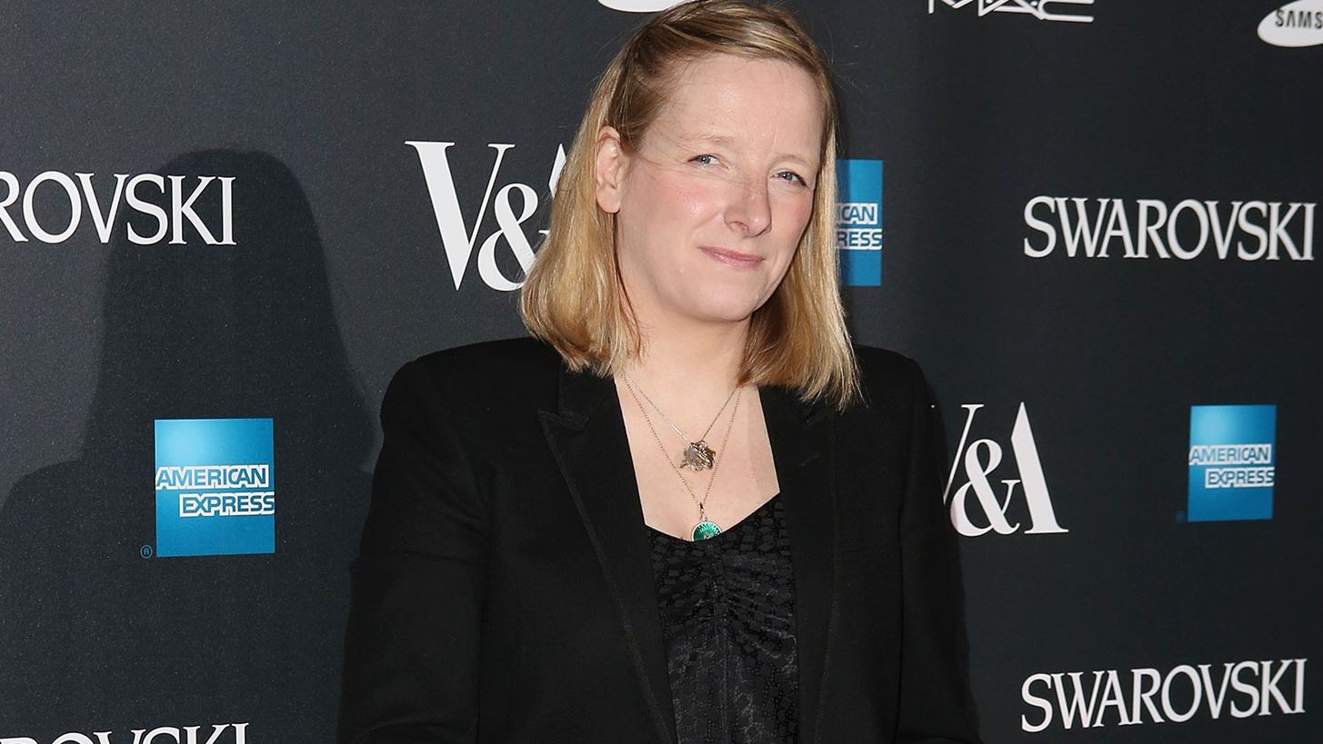 H Sarah Burton &#x3B5;&#x3AF;&#x3BD;&#x3B1;&#x3B9; &#x3B7; &#x3BD;&#x3AD;&#x3B1; creative director &#x3C4;&#x3BF;&#x3C5; Givenchy