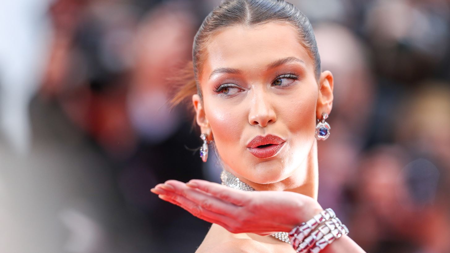 &#x397; Bella Hadid &#x3B4;&#x3B9;&#x3B1;&#x3C8;&#x3B5;&#x3CD;&#x3B4;&#x3B5;&#x3B9; &#x3C4;&#x3B9;&#x3C2; &#x3C6;&#x3AE;&#x3BC;&#x3B5;&#x3C2; &#x3B3;&#x3B9;&#x3B1; &#x3C4;&#x3B9;&#x3C2; &#x3B1;&#x3B9;&#x3C3;&#x3B8;&#x3B7;&#x3C4;&#x3B9;&#x3BA;&#x3AD;&#x3C2; &#x3B5;&#x3C0;&#x3B5;&#x3BC;&#x3B2;&#x3AC;&#x3C3;&#x3B5;&#x3B9;&#x3C2; &#x3C0;&#x3BF;&#x3C5; &#x3C4;&#x3B7;&#x3C2; &#x27;&#x27;&#x3C7;&#x3C1;&#x3B5;&#x3CE;&#x3BD;&#x3BF;&#x3C5;&#x3BD;&#x27;&#x27;
