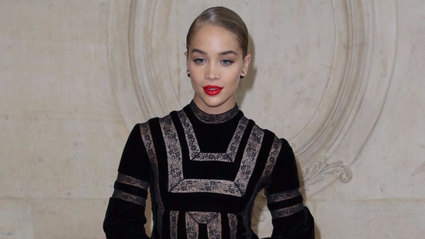 &#x397; Rita Ora &#x3B1;&#x3C0;&#x3BF;&#x3BA;&#x3B1;&#x3BB;&#x3CD;&#x3C0;&#x3C4;&#x3B5;&#x3B9; &#x3CC;&#x3C4;&#x3B9; &#x3B4;&#x3B5;&#x3BD; &#x3C4;&#x3B7;&#x3C2; &#x3B5;&#x3C0;&#x3B9;&#x3C4;&#x3C1;&#x3AC;&#x3C0;&#x3B7;&#x3BA;&#x3B5; &#x3B7; &#x3B5;&#x3AF;&#x3C3;&#x3BF;&#x3B4;&#x3BF;&#x3C2; &#x3C3;&#x3B5; &#x3B3;&#x3BD;&#x3C9;&#x3C3;&#x3C4;&#x3CC; &#x3B5;&#x3C3;&#x3C4;&#x3B9;&#x3B1;&#x3C4;&#x3CC;&#x3C1;&#x3B9;&#x3BF; &#x3B5;&#x3BE;&#x3B1;&#x3B9;&#x3C4;&#x3AF;&#x3B1;&#x3C2; &#x3C4;&#x3BF;&#x3C5; look &#x3C4;&#x3B7;&#x3C2; (!)