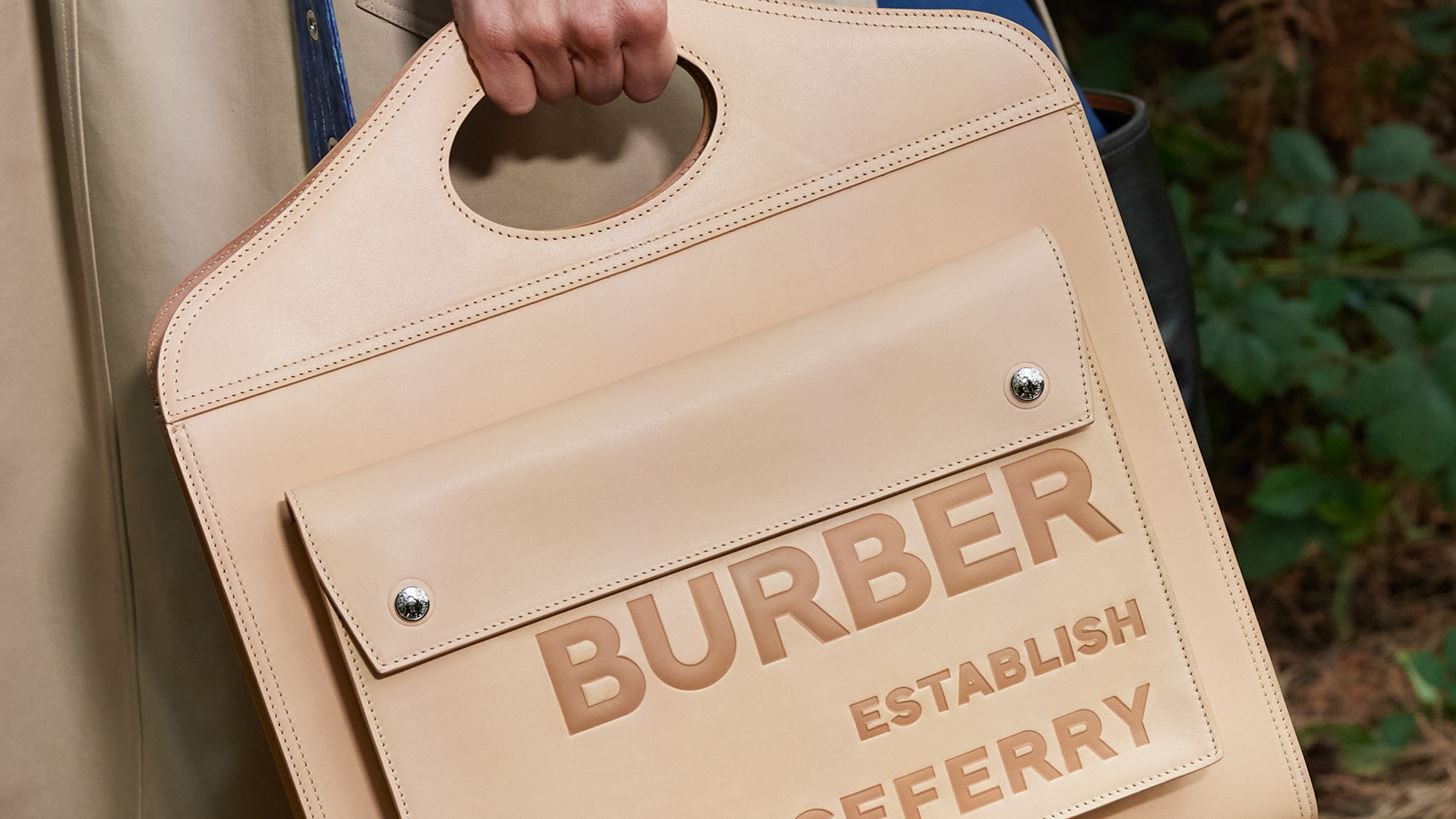 Burberry | &#x3A0;&#x3C1;&#x3BF;&#x3C3;&#x3C6;&#x3AD;&#x3C1;&#x3B5;&#x3B9; stock &#x3C5;&#x3C6;&#x3B1;&#x3C3;&#x3BC;&#x3AC;&#x3C4;&#x3C9;&#x3BD; &#x3C3;&#x3B5; &#x3C3;&#x3C0;&#x3BF;&#x3C5;&#x3B4;&#x3B1;&#x3C3;&#x3C4;&#x3AD;&#x3C2; &#x3BC;&#x3CC;&#x3B4;&#x3B1;&#x3C2;