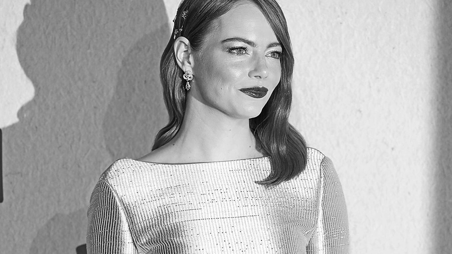 &#x39A;&#x3B1;&#x3BC;&#x3AF;&#x3B1; &#x3B4;&#x3B5; &#x3C6;&#x3BF;&#x3C1;&#x3AC;&#x3B5;&#x3B9; &#x3C4;&#x3BF; &#x3B1;&#x3C3;&#x3B7;&#x3BC;&#x3AF; &#x3BA;&#x3B1;&#x3BB;&#x3CD;&#x3C4;&#x3B5;&#x3C1;&#x3B1; &#x3B1;&#x3C0;&#x3CC; &#x3C4;&#x3B7;&#x3BD; Emma Stone