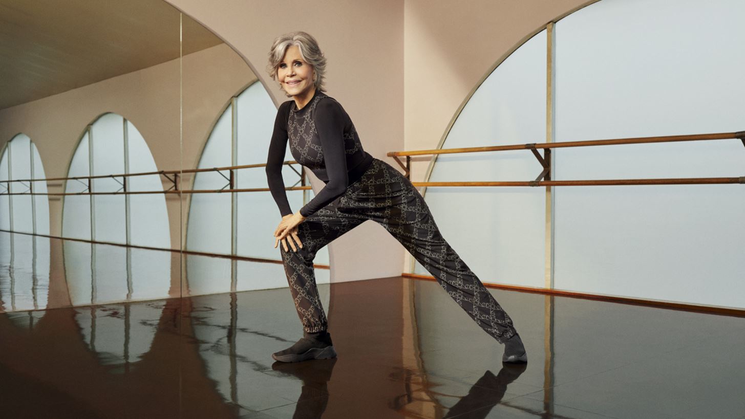 H&amp;M Move | &#x397; Jane Fonda &#x3C0;&#x3C1;&#x3C9;&#x3C4;&#x3B1;&#x3B3;&#x3C9;&#x3BD;&#x3B9;&#x3C3;&#x3C4;&#x3B5;&#x3AF; &#x3C3;&#x3C4;&#x3B7;&#x3BD; &#x3C0;&#x3C1;&#x3CE;&#x3C4;&#x3B7; &#x3BA;&#x3B1;&#x3BC;&#x3C0;&#x3AC;&#x3BD;&#x3B9;&#x3B1; &#x3C4;&#x3BF;&#x3C5; &#x3B1;&#x3B8;&#x3BB;&#x3B7;&#x3C4;&#x3B9;&#x3BA;&#x3BF;&#x3CD; brand